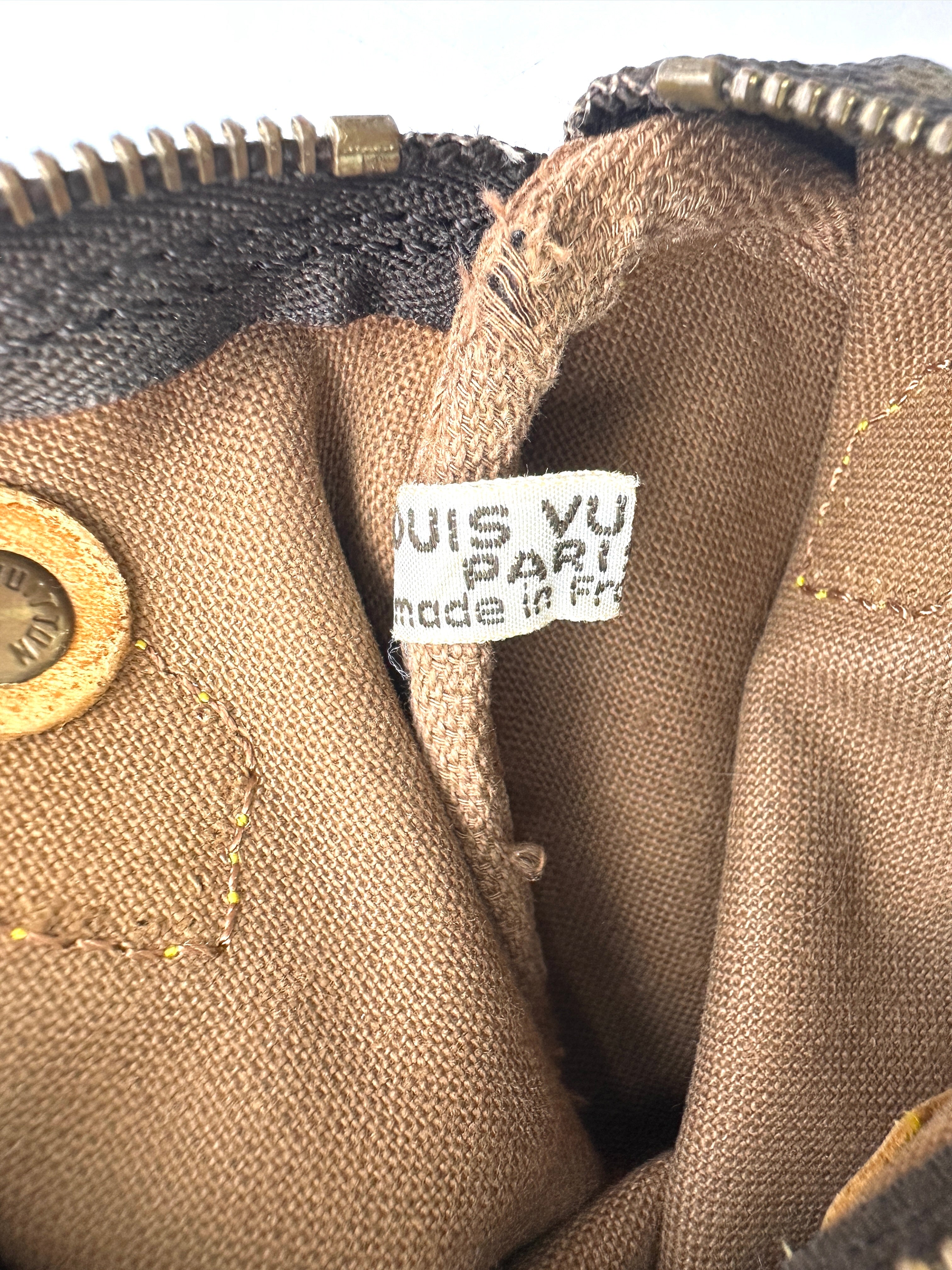 Louis Vuitton Speedy Monogram Canvas Mini Handle Bag LV2646