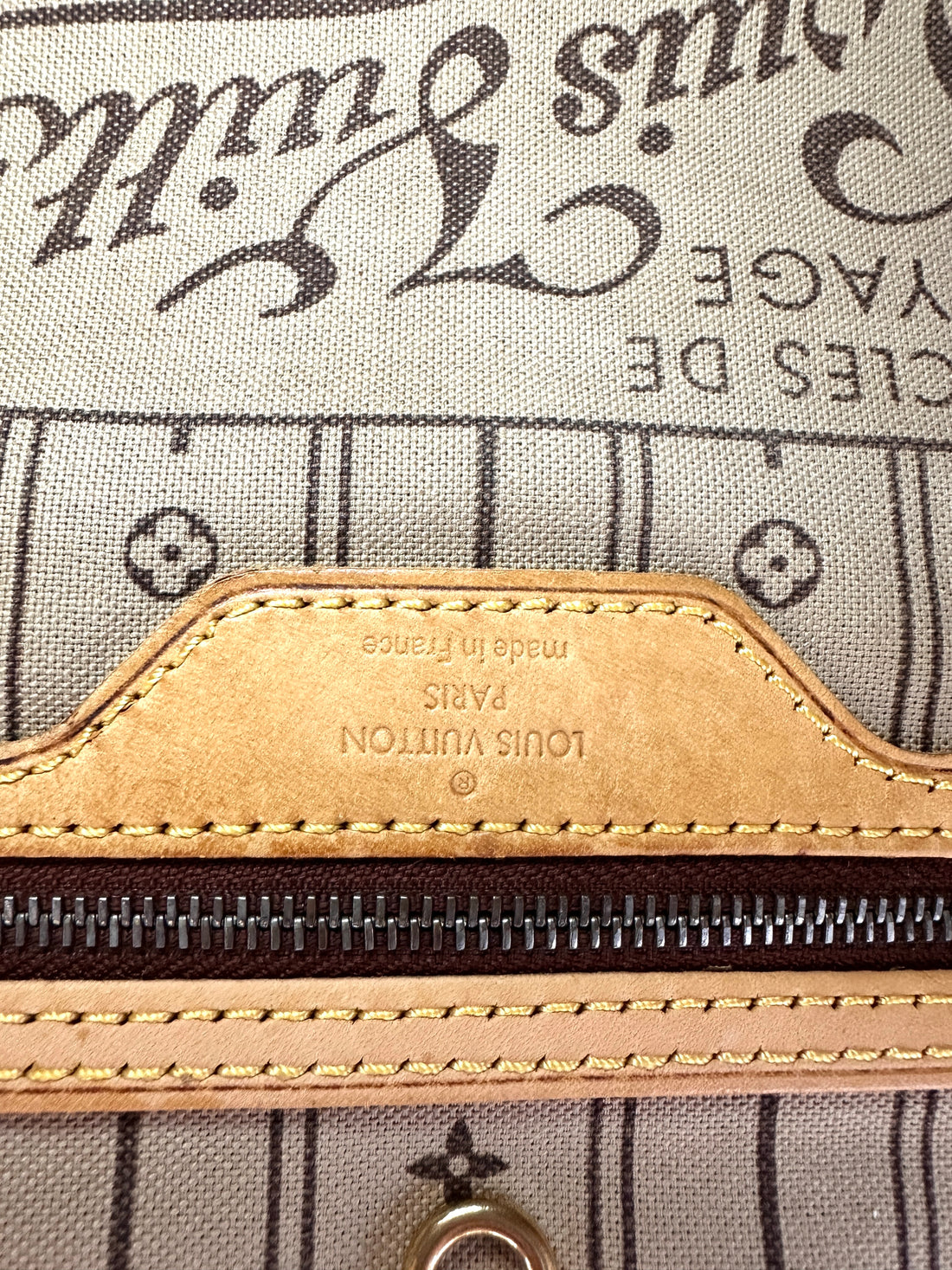 Louis Vuitton Neverfull Monogram Canvas Shoulder Bag LV2648