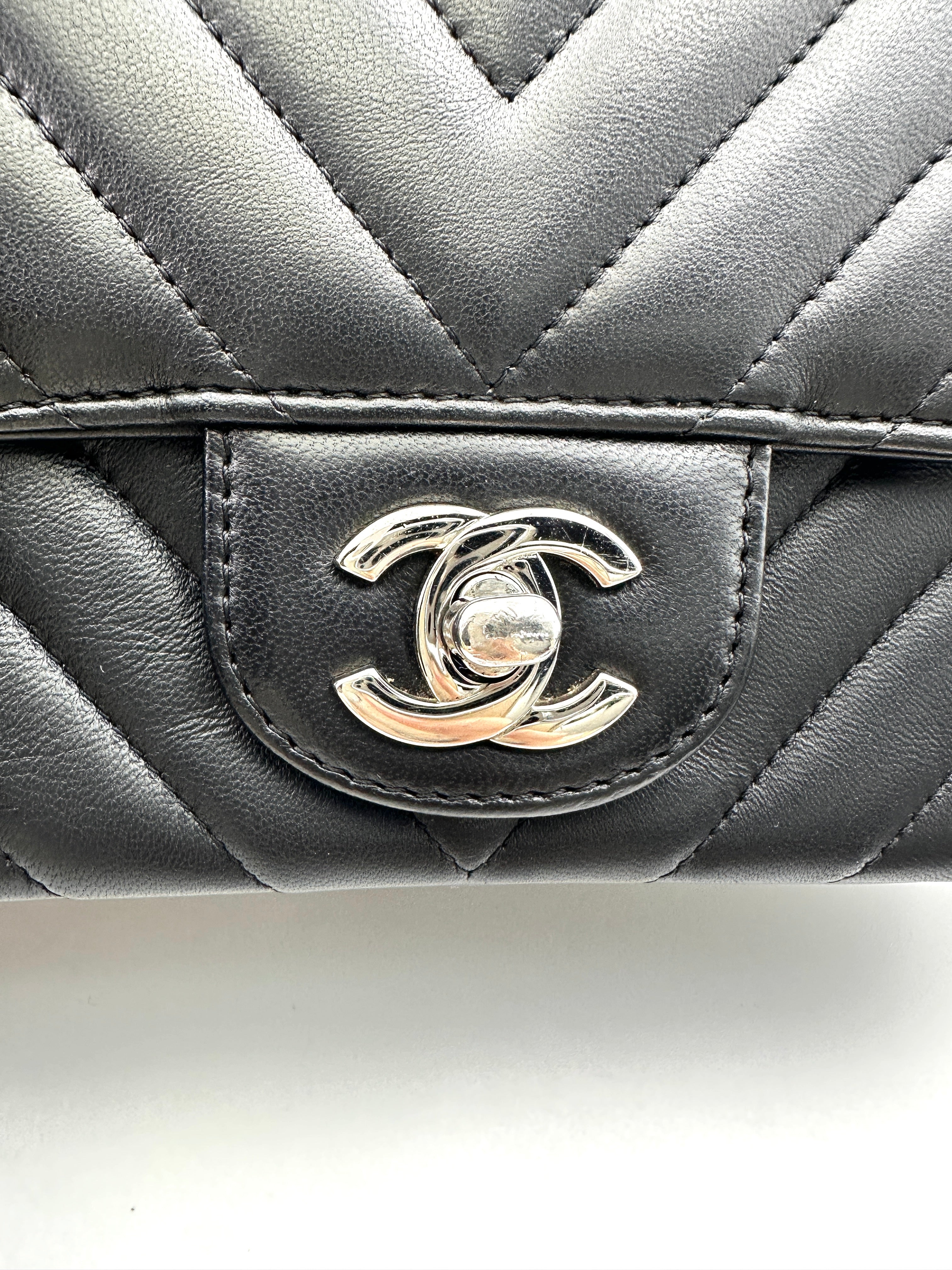 Chanel Black Chevron Quilted Lambskin Flap Bag With Silver Buckle(30***81) CC1911