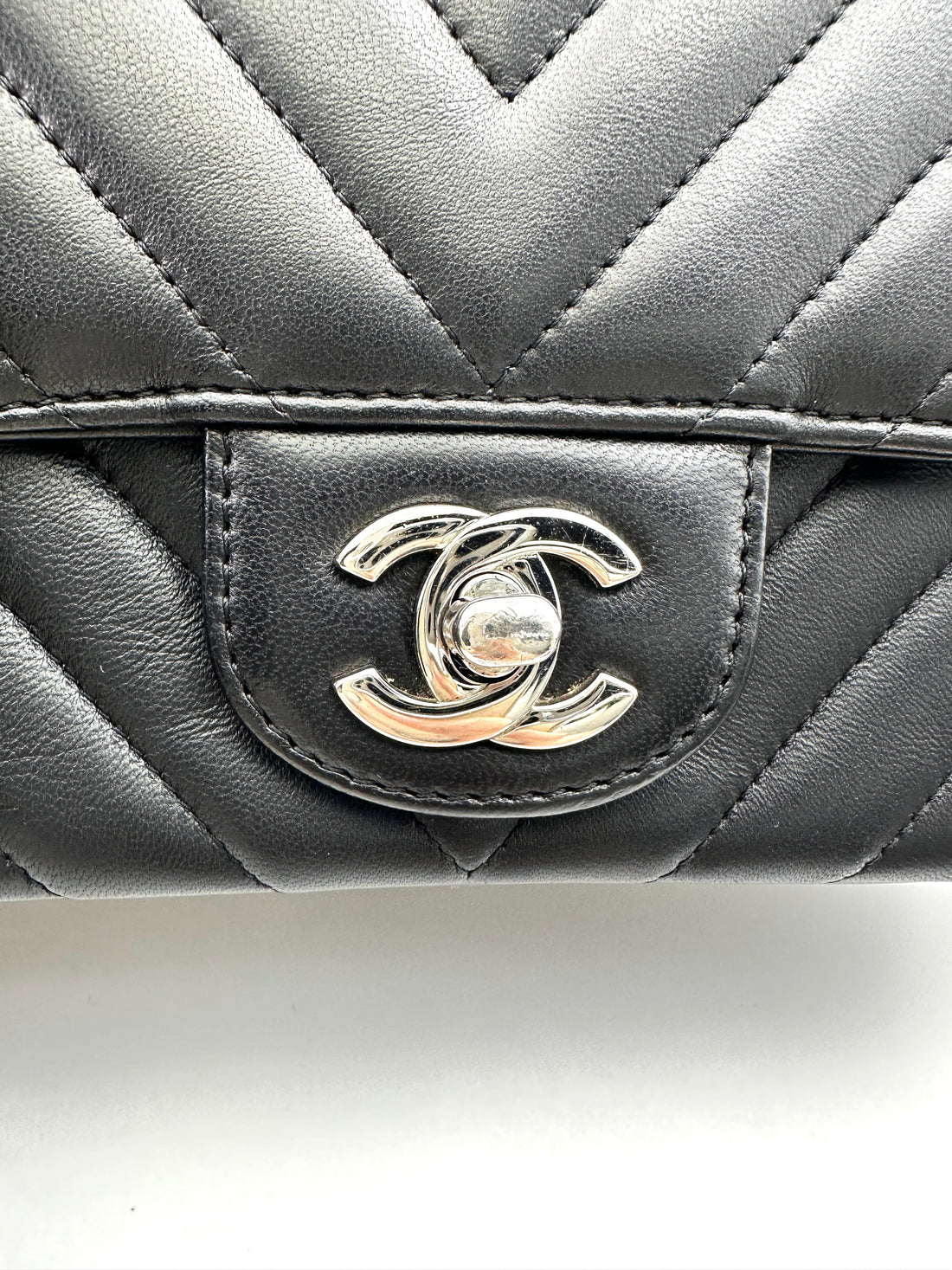 Chanel Black Chevron Quilted Lambskin Flap Bag With Silver Buckle(30***81) CC1911