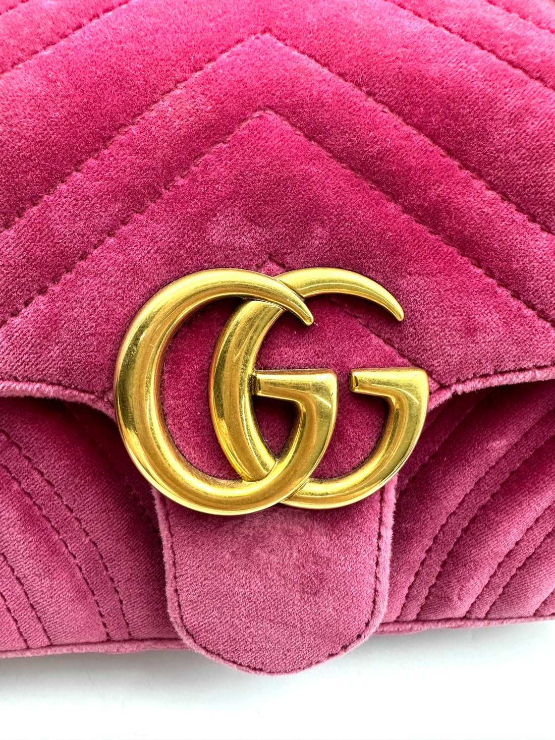 Gucci GG Marmont Pink Velvet Shoulder Bag With Gold Hardware GG932