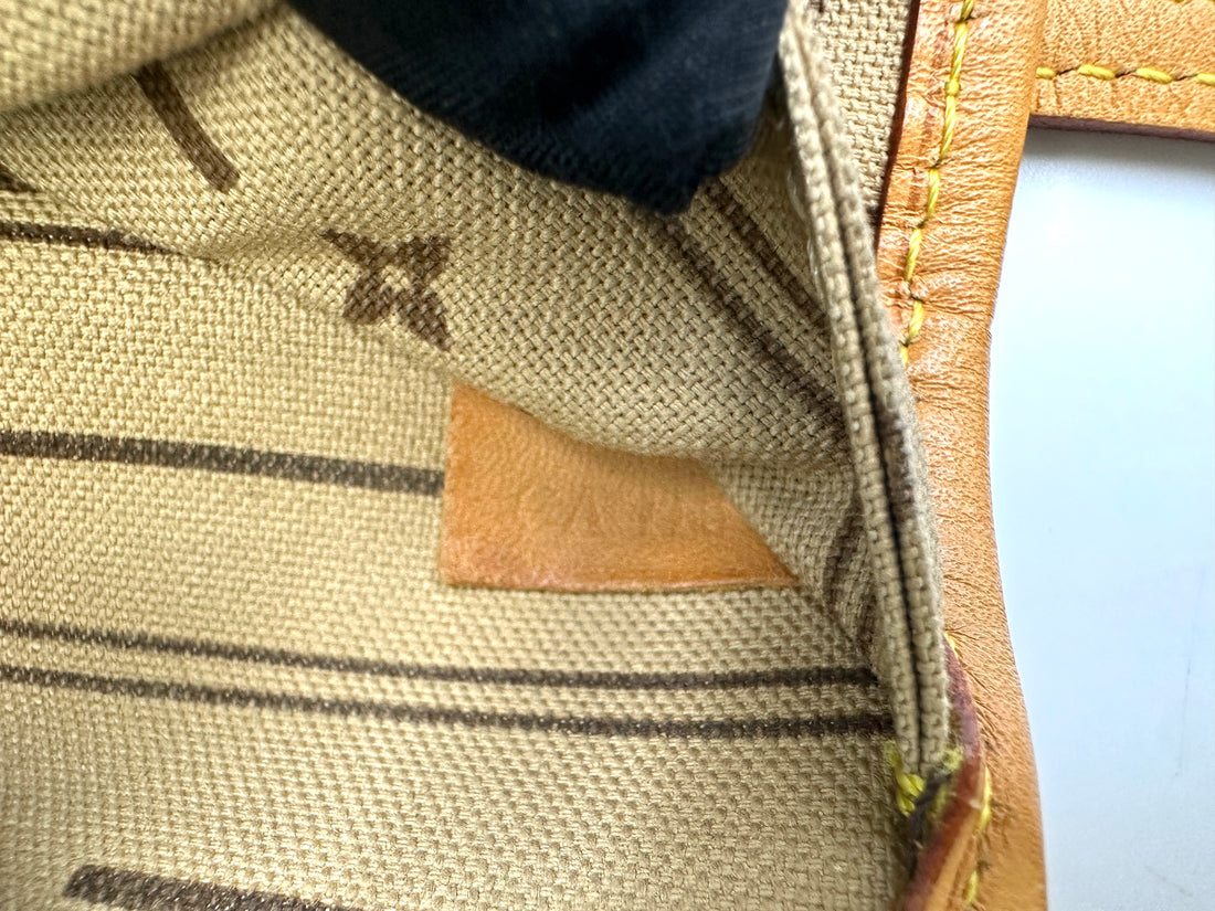 Louis Vuitton Neverfull Monogram Canvas Shoulder Bag LV2650