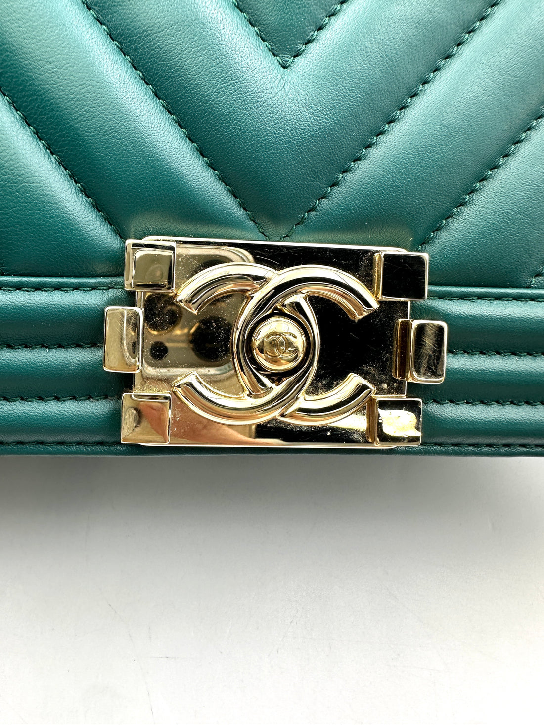 Chanel LeBoy Blue Chevron Quilted Leather Medium Size Flap Bag With Gold Buckle(27***16) IRIS217