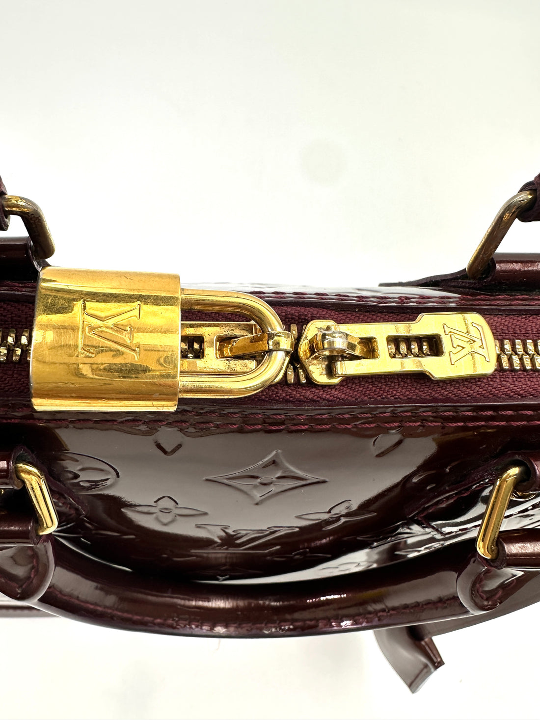 Louis Vuitton Alma Drak Red Monogram Vernis Leather Handle Bag LV2654