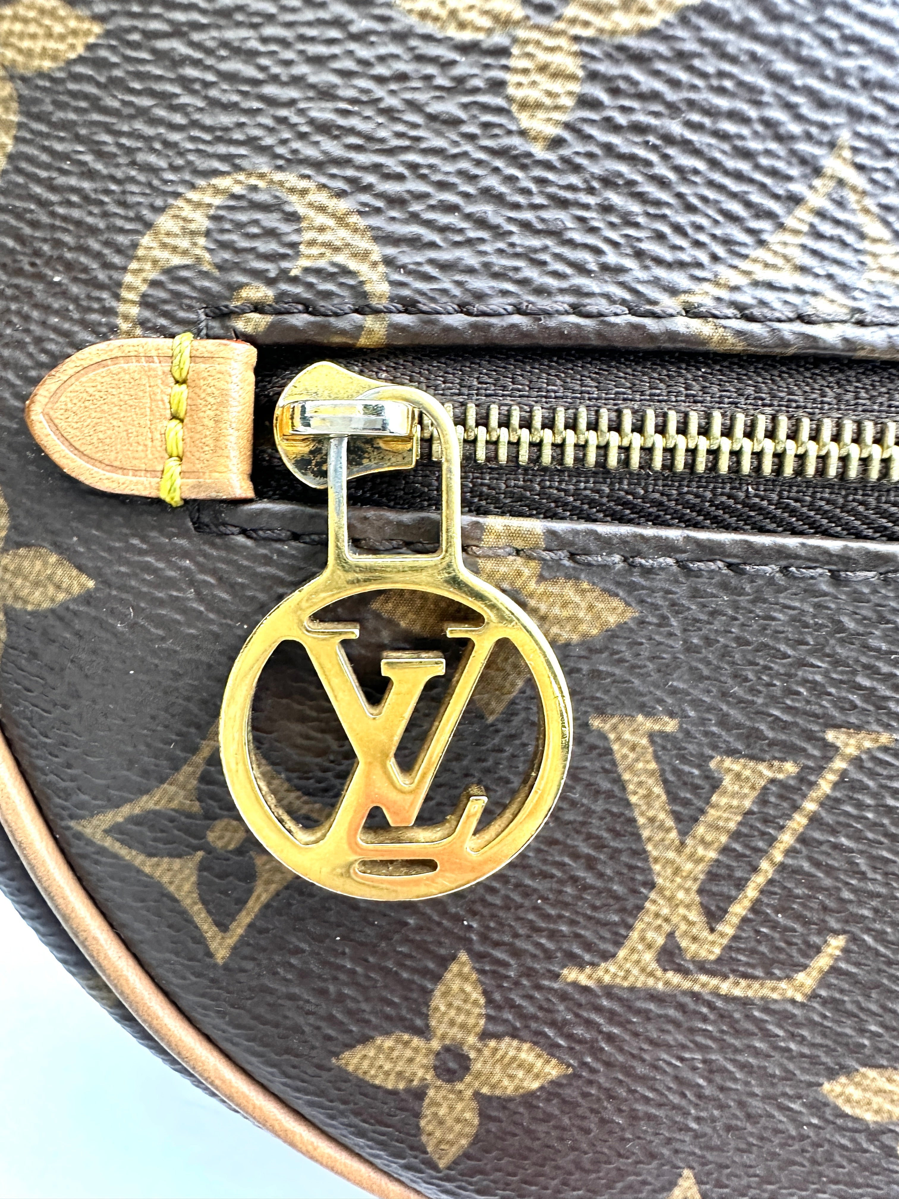 Louis Vuitton Loop Monogram Canvas Shoulder Bag LV2658