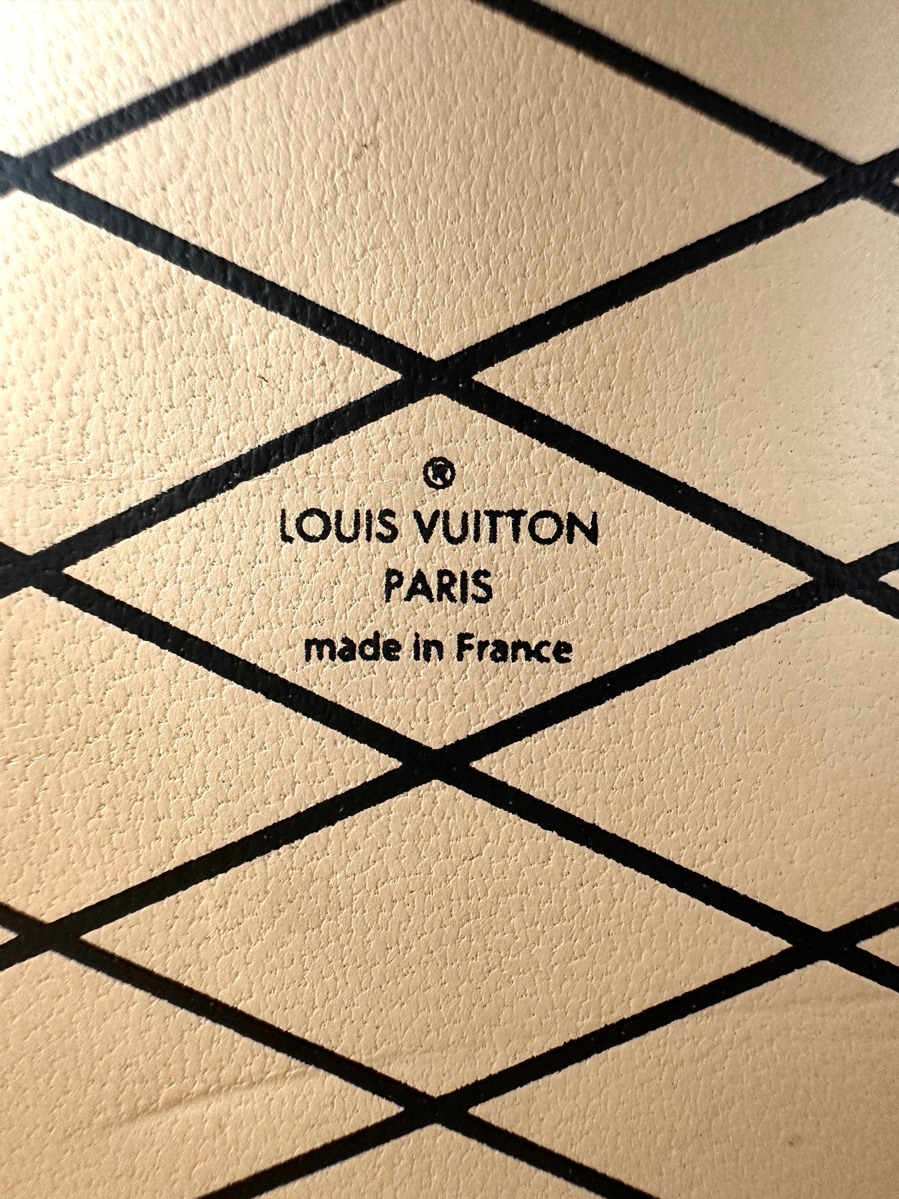 Louis Vuitton Petite Malle Black Epi Leather Shoulder Bag LV2672