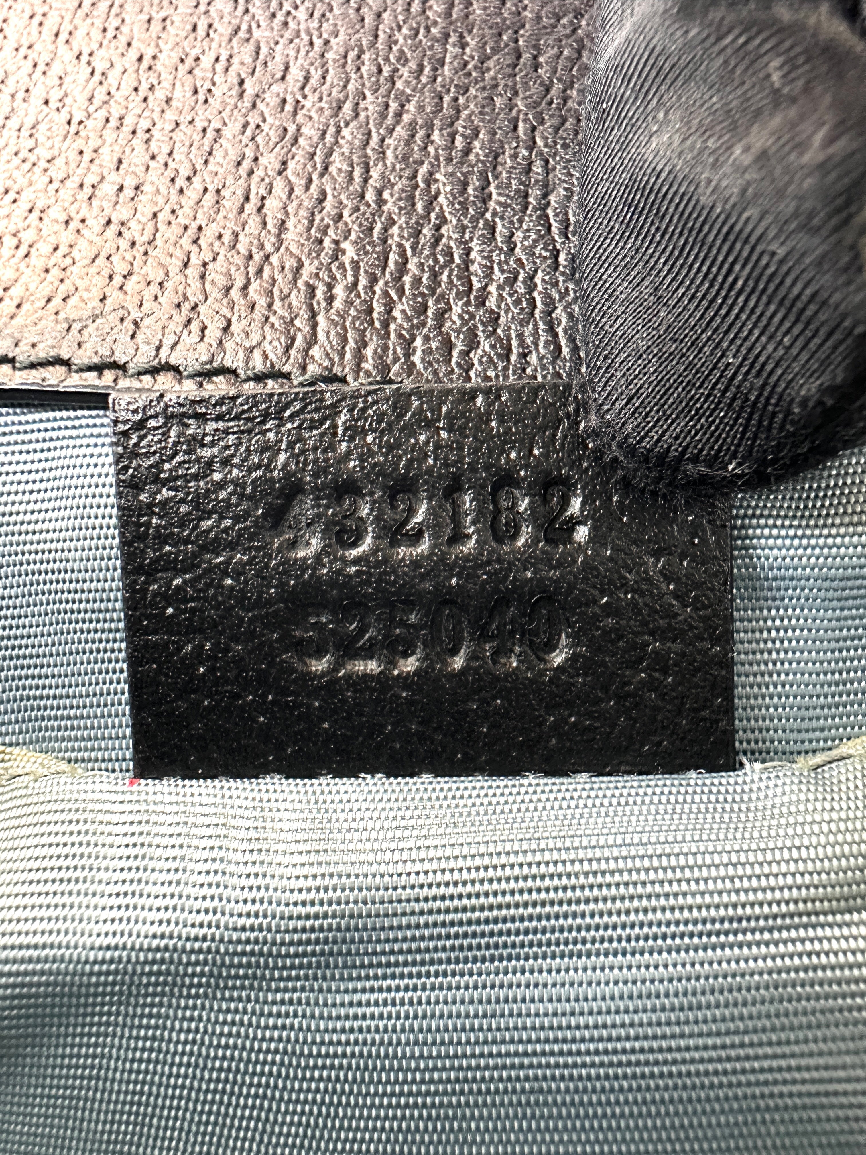 Gucci Padlock Bee Star Black Leather Shoulder Bag GG935