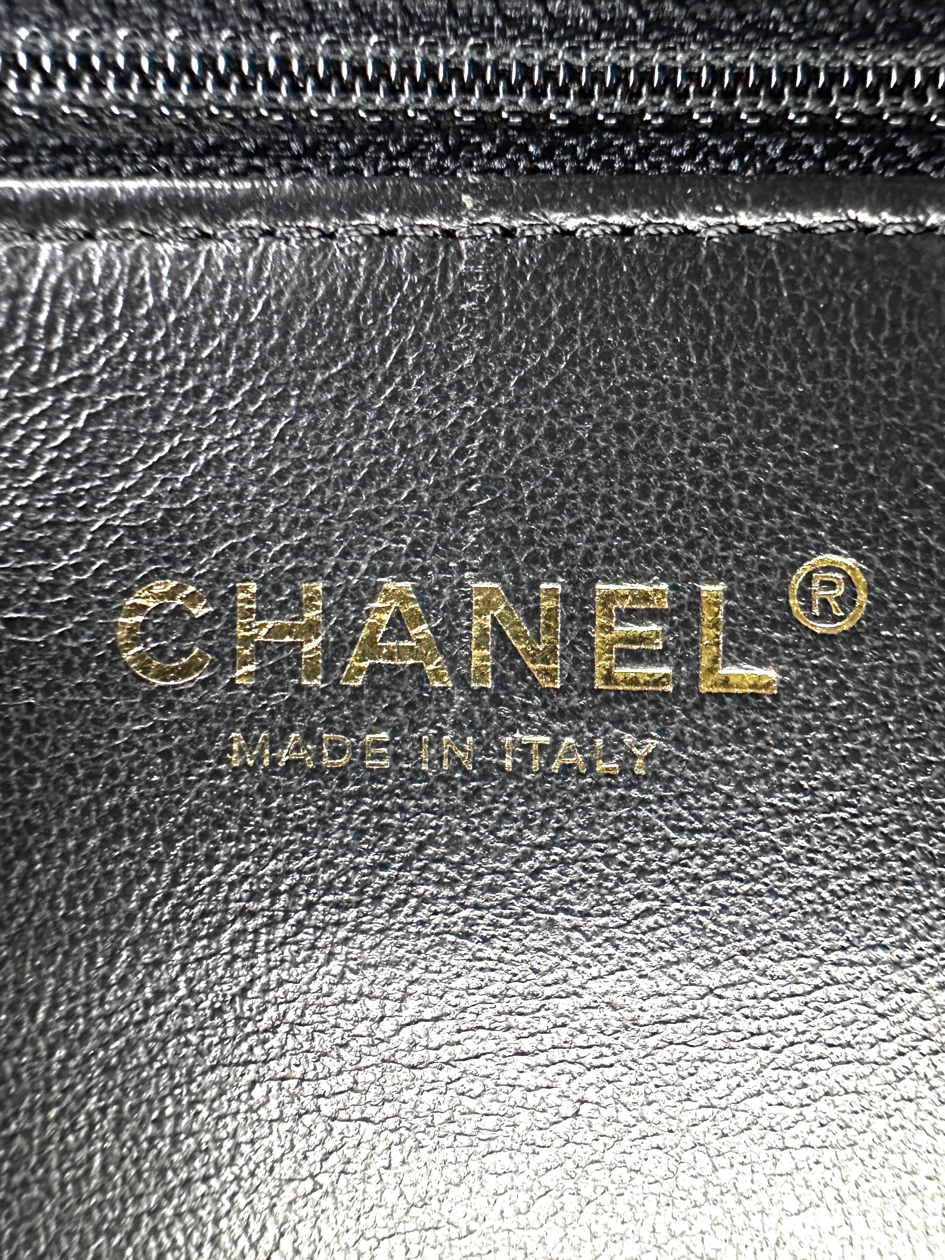 Chanel CoCo Handle Black Chevron Quilted Leather Medium Size Shoulder Bag(25***75) CC1916