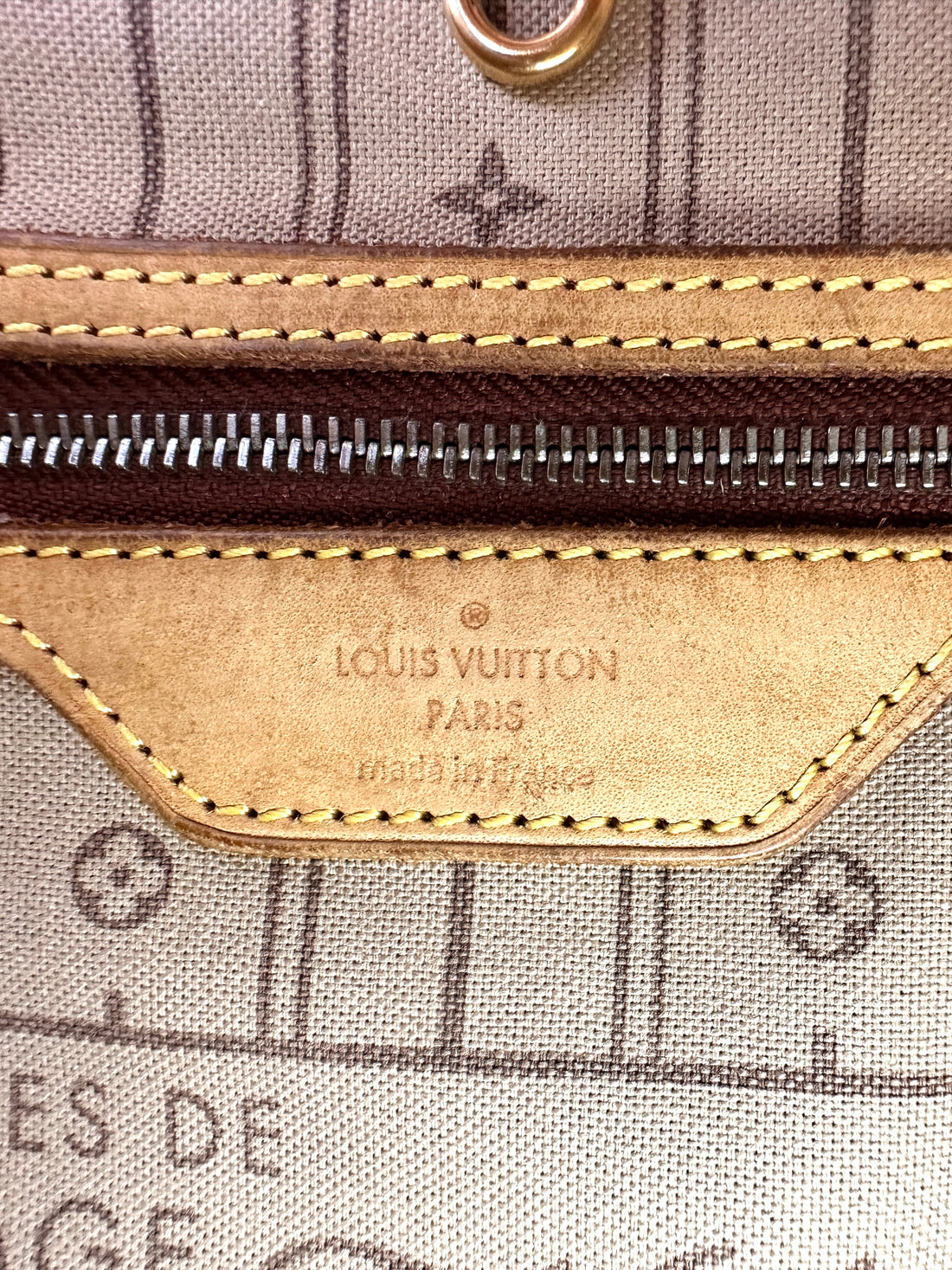Louis Vuitton Neverfull Monogram Canvas Shoulder Bag LV2661
