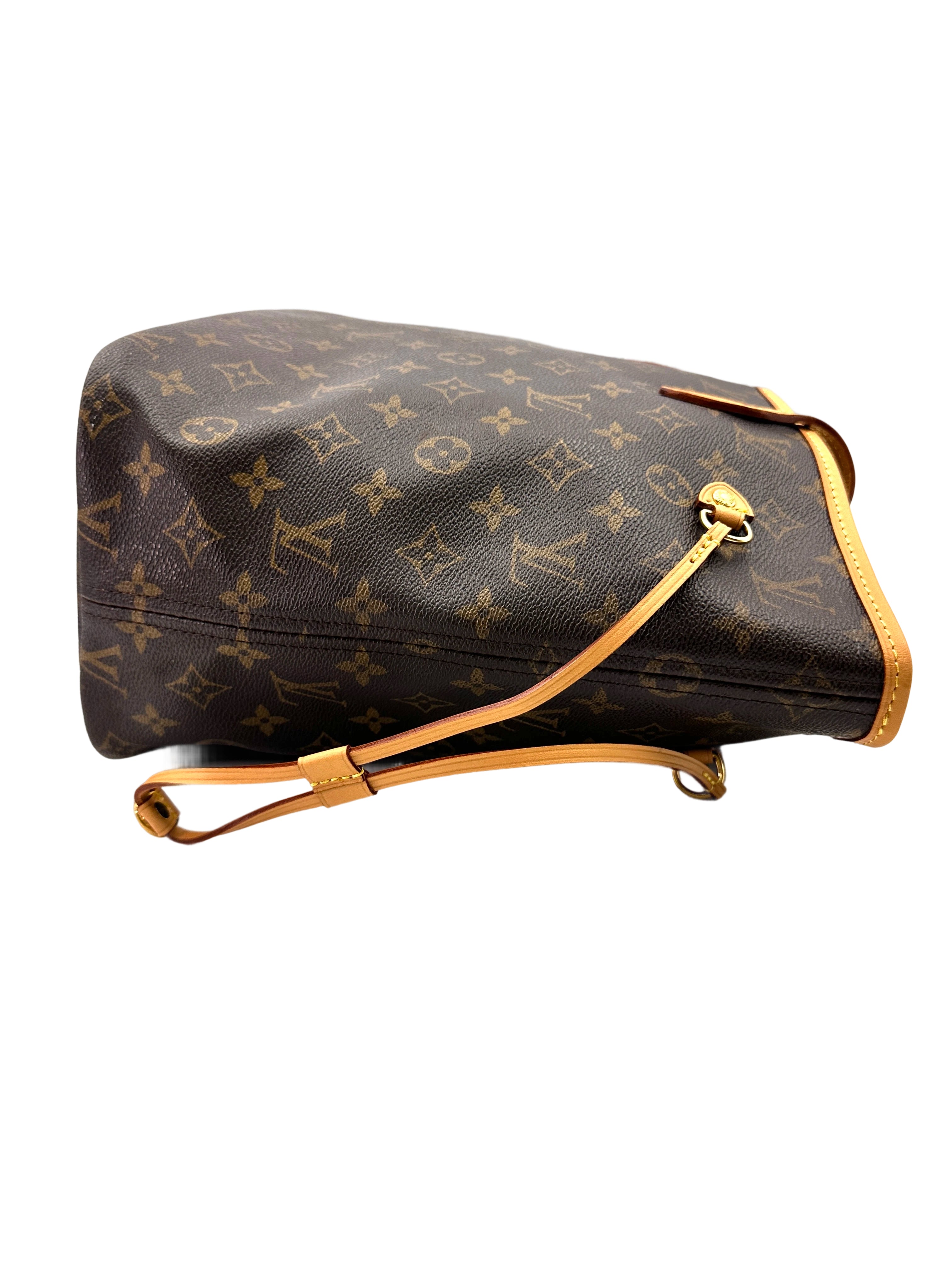 Louis Vuitton Neverfull Monogram Canvas Shoulder Bag LV2663