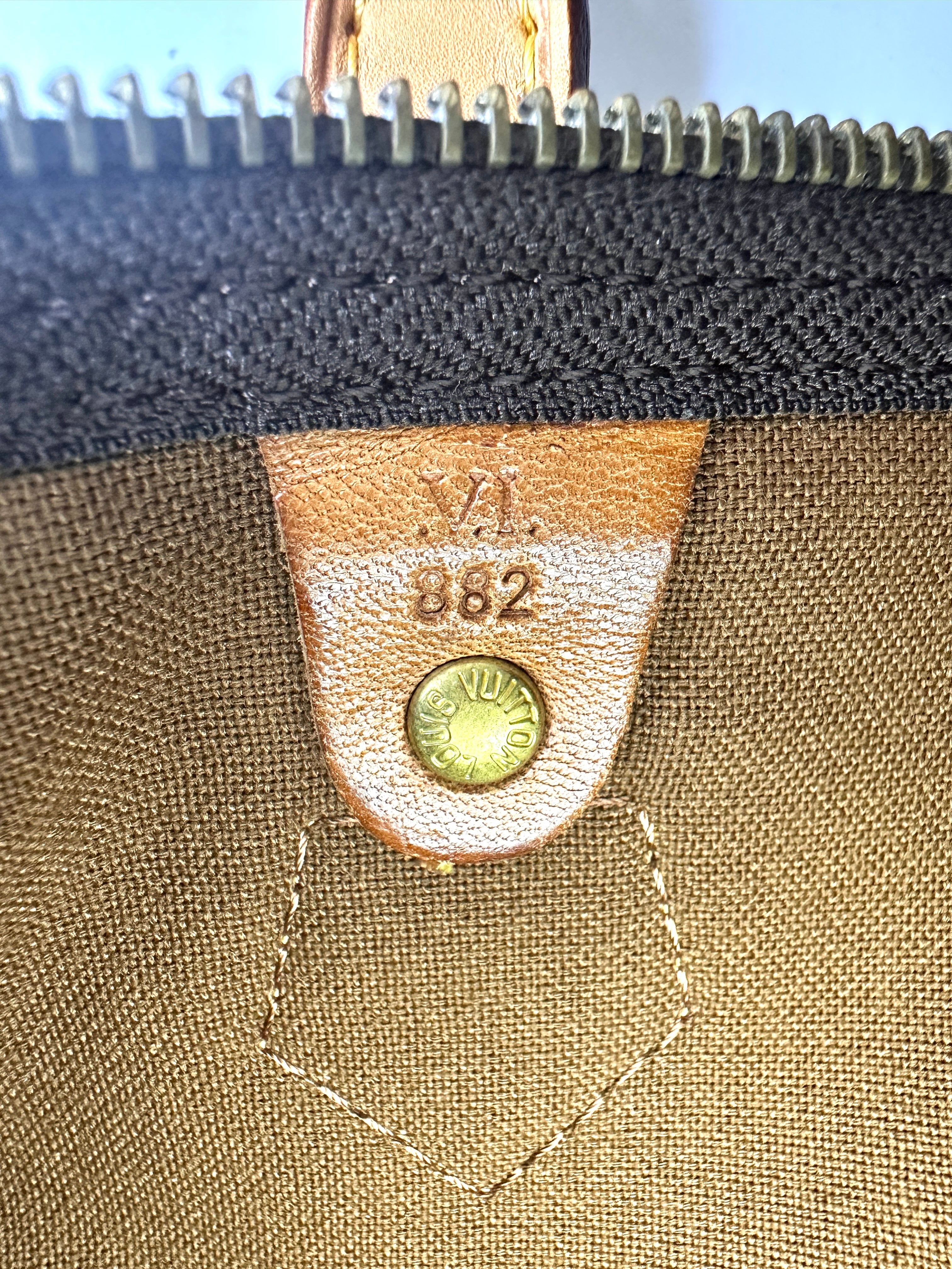 Louis Vuitton Speedy25 Monogram Canvas Handle Bag LV2665