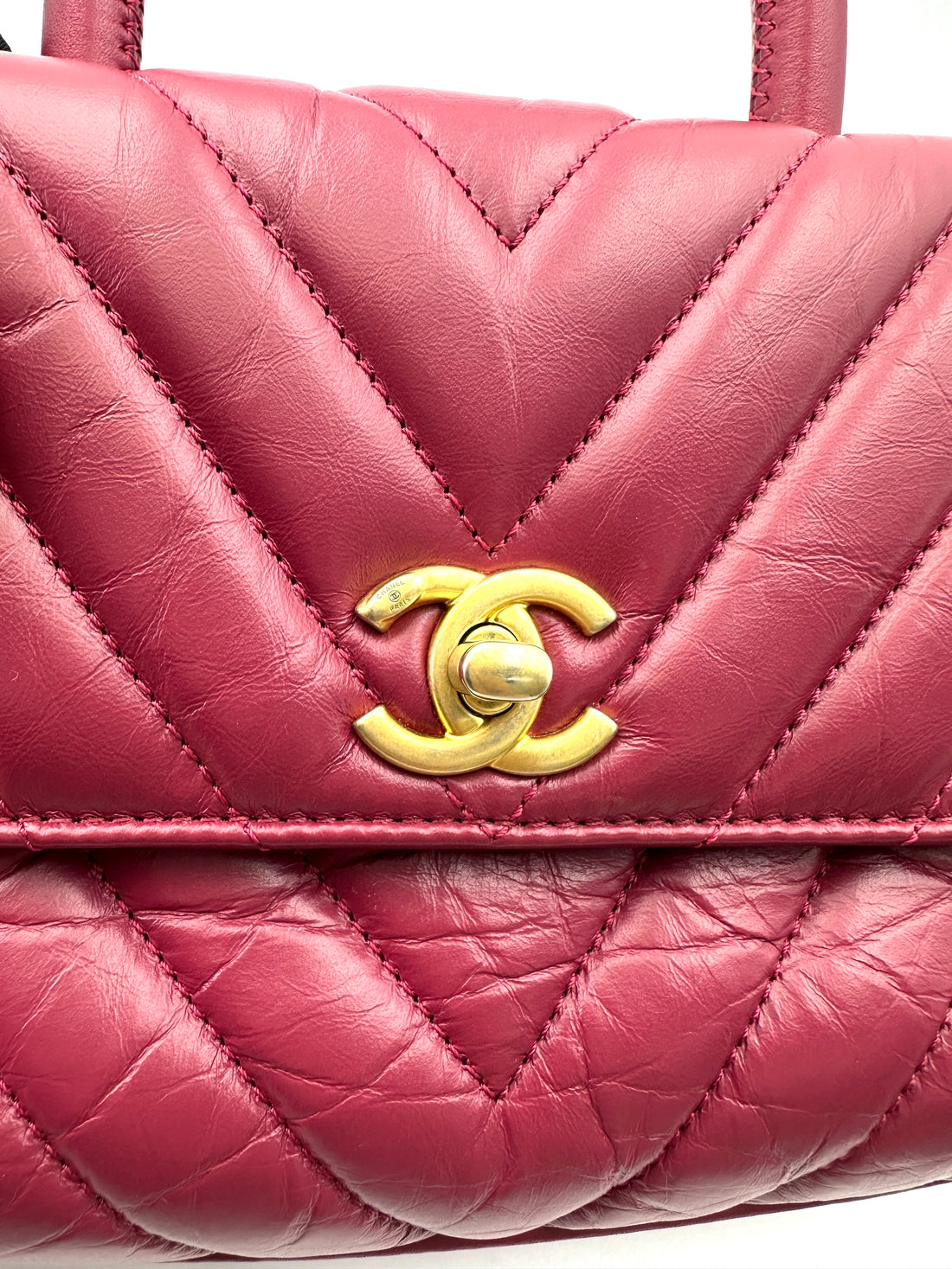 Chanel CoCo Handle Red Chevron Quilted Leather Small Size Shoulder Bag(26***49) CC1915