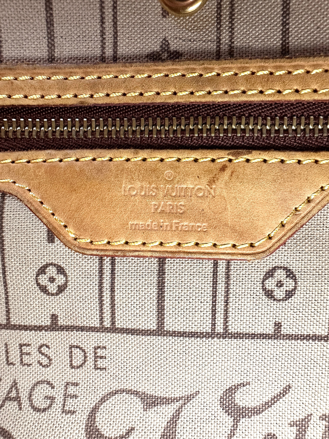 Louis Vuitton Neverfull Monogram Canvas Shoulder Bag LV2673
