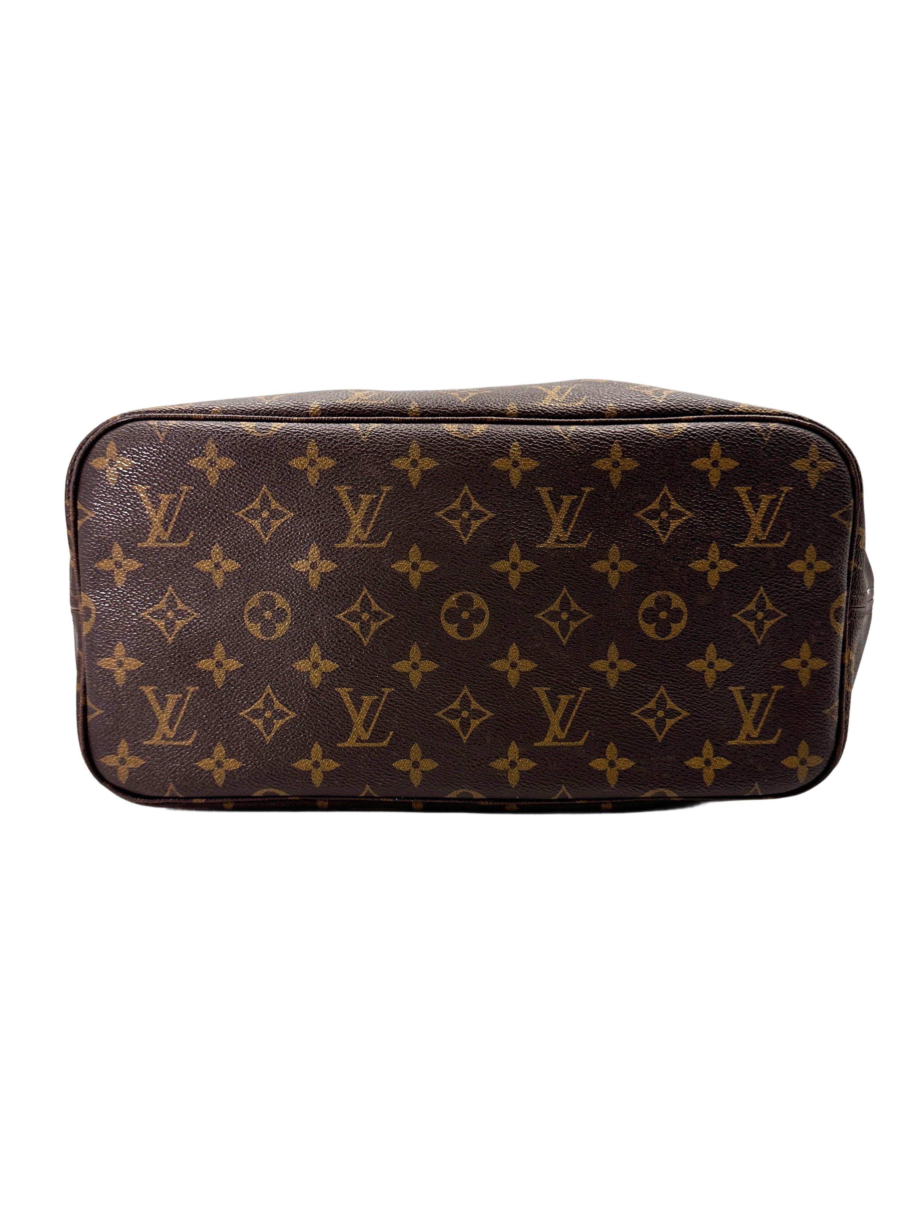 Louis Vuitton Neverfull Monogram Canvas Shoulder Bag LV2674