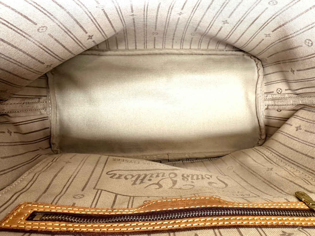 Louis Vuitton Neverfull Monogram Canvas Shoulder Bag LV2674