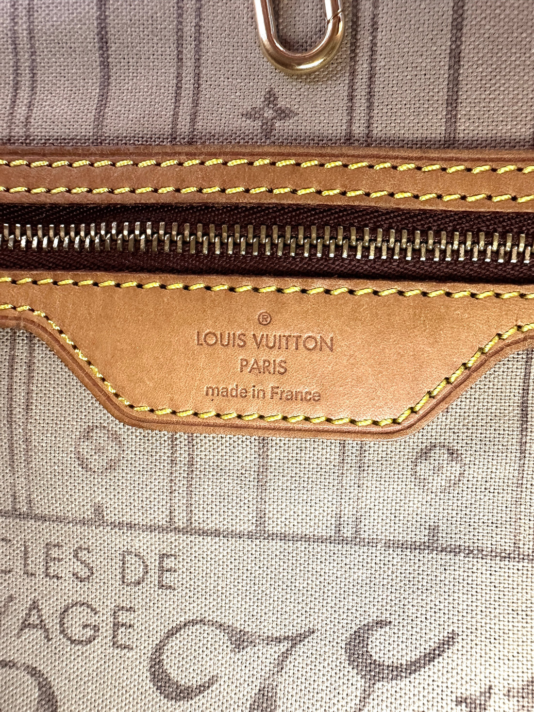 Louis Vuitton Neverfull Monogram Canvas Shoulder Bag LV2683