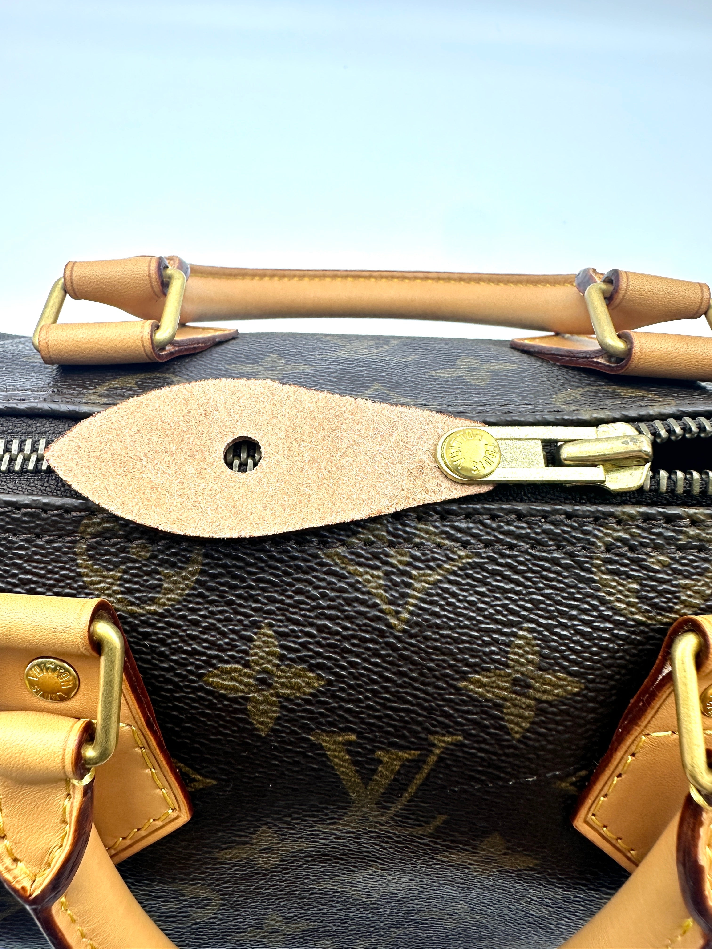 Louis Vuitton Speedy25 Monogram Canvas Handle Bag LV2681