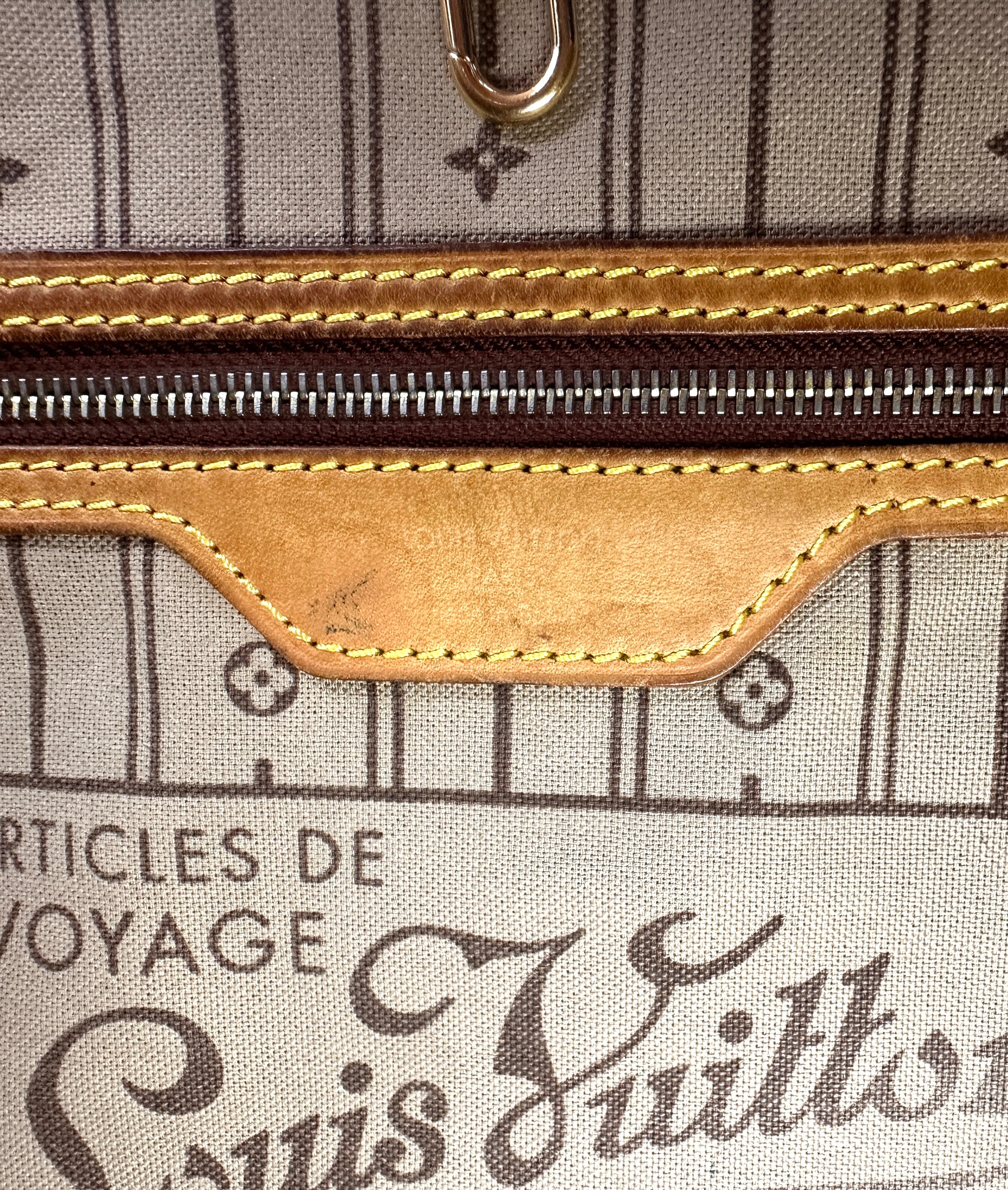 Louis Vuitton Neverfull Monogram Canvas Shoulder Bag LV2682