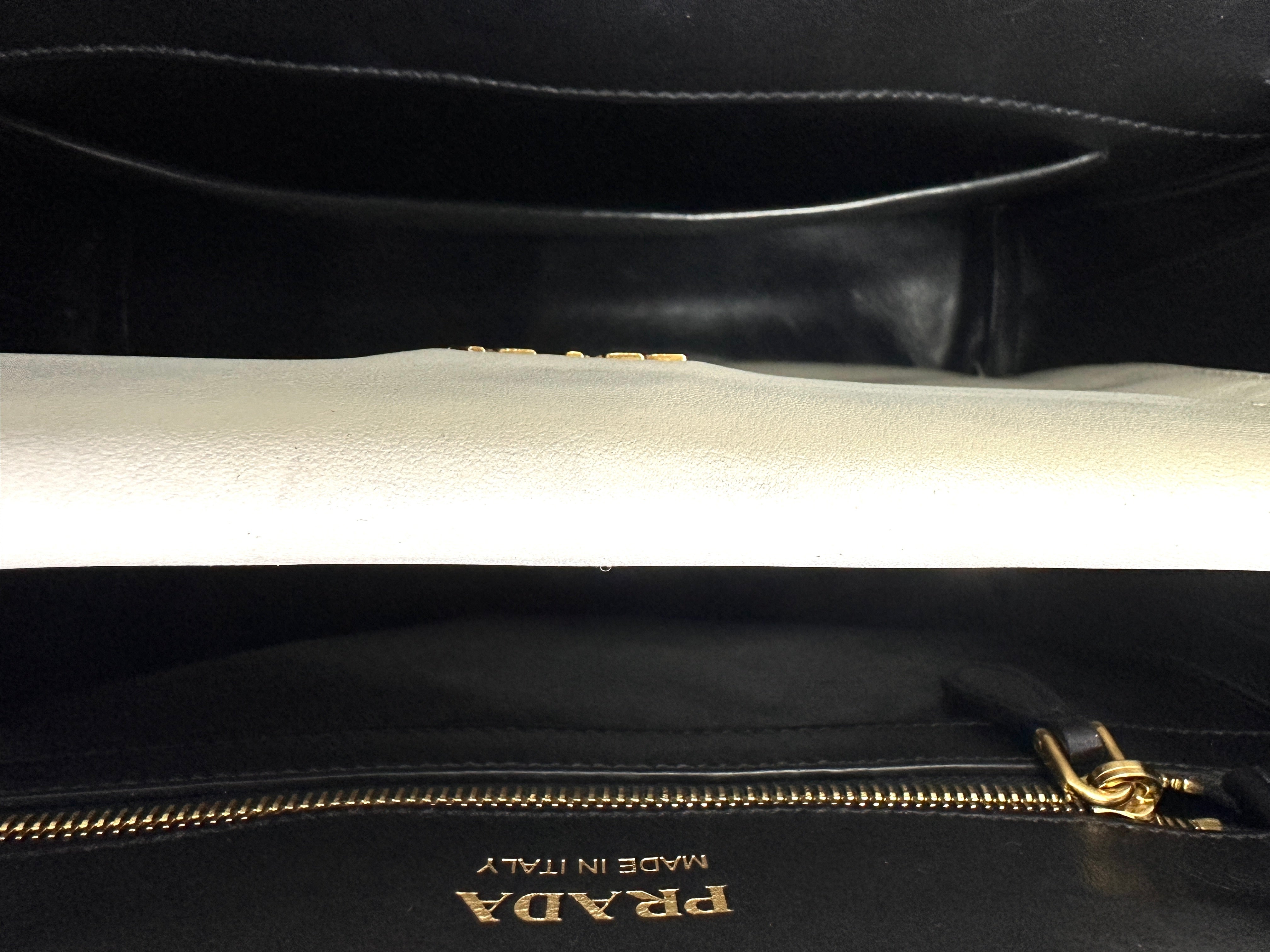 Prada Galleria Black Saffiano Leather Handle Bag PR320