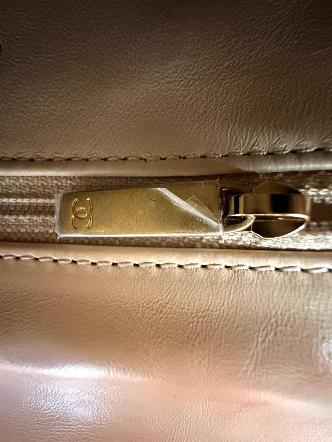 Chanel CoCo Handle Beige Chevron Quilted Leather Shoulder Bag(25***26) CC1930