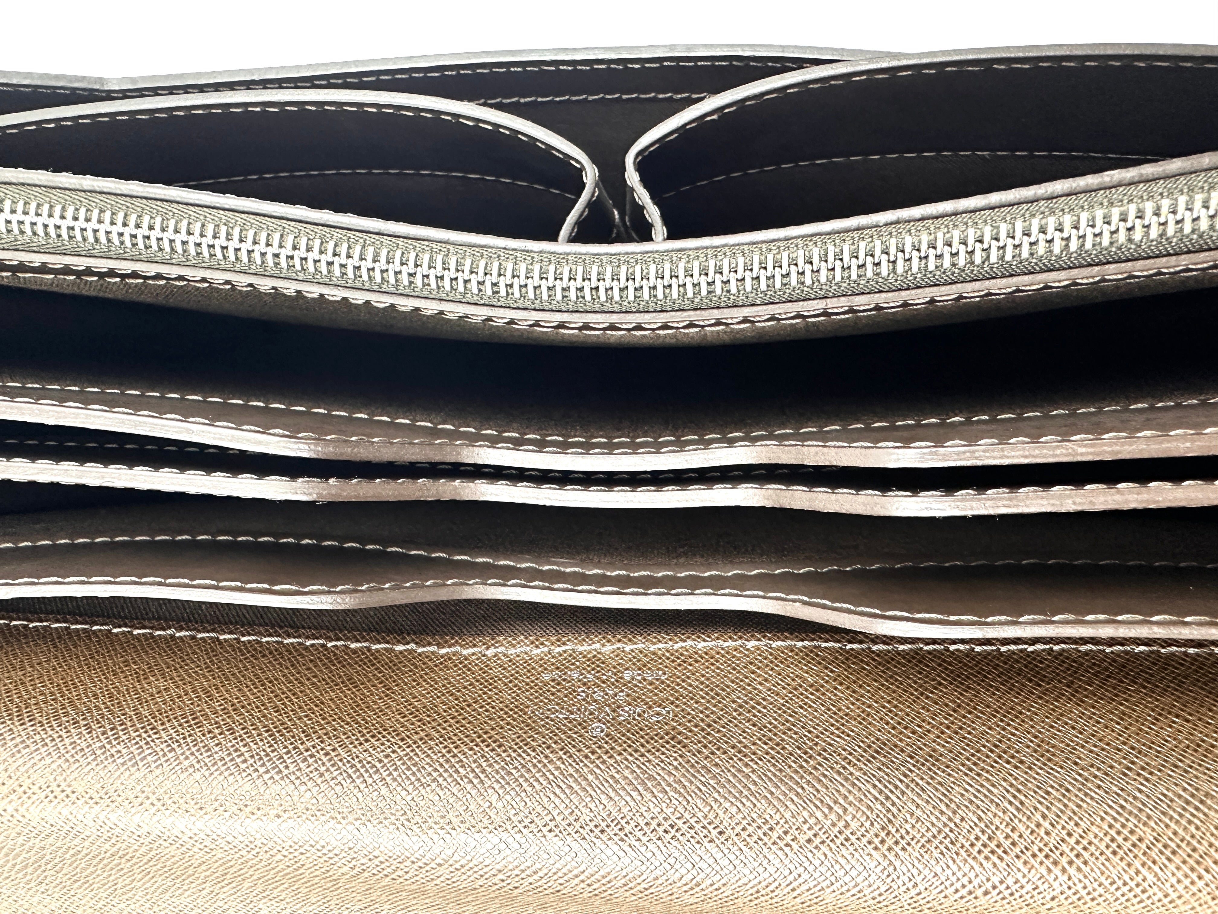 Louis Vuitton Brown Taiga Leather Handle Bag LV2690