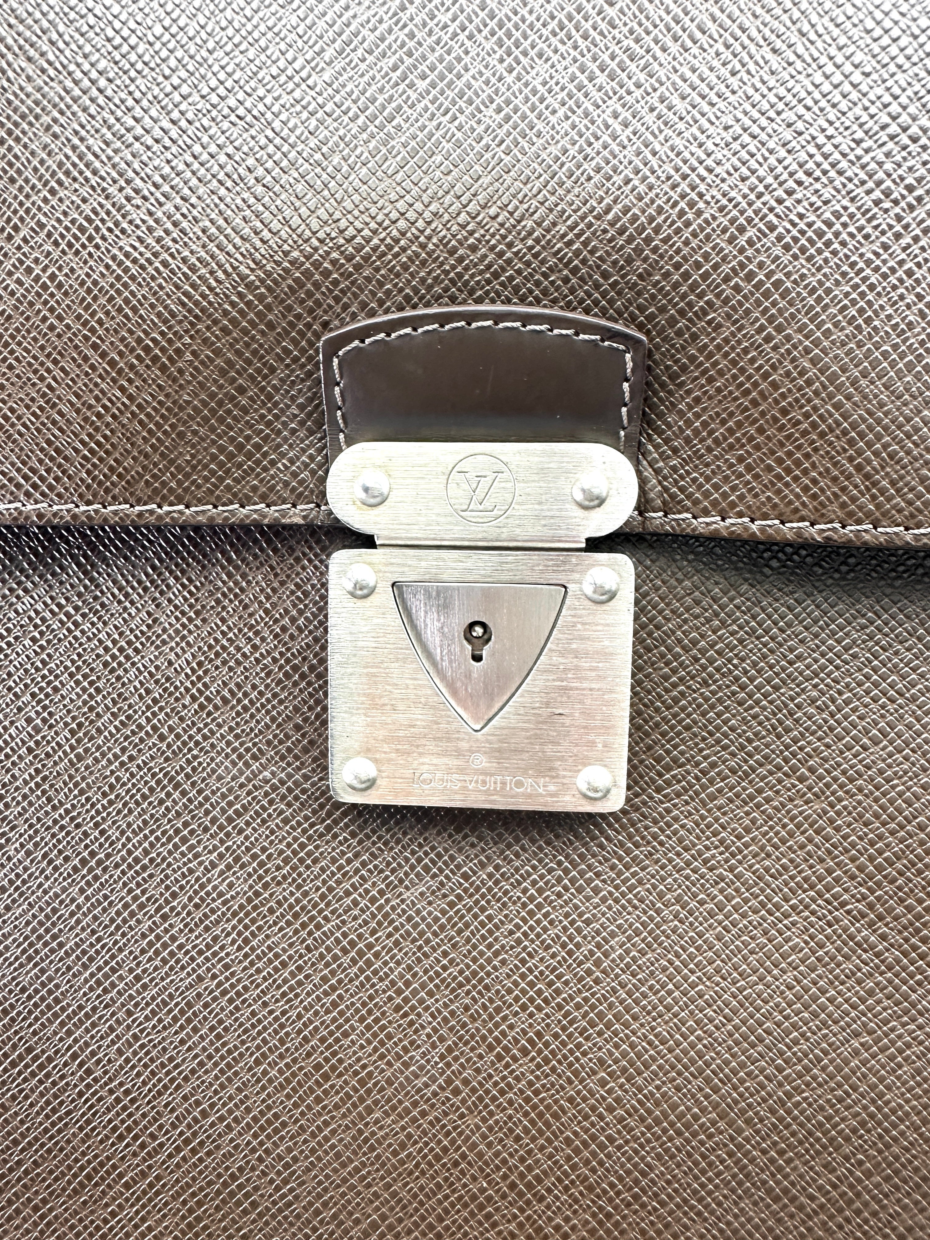 Louis Vuitton Brown Taiga Leather Handle Bag LV2690