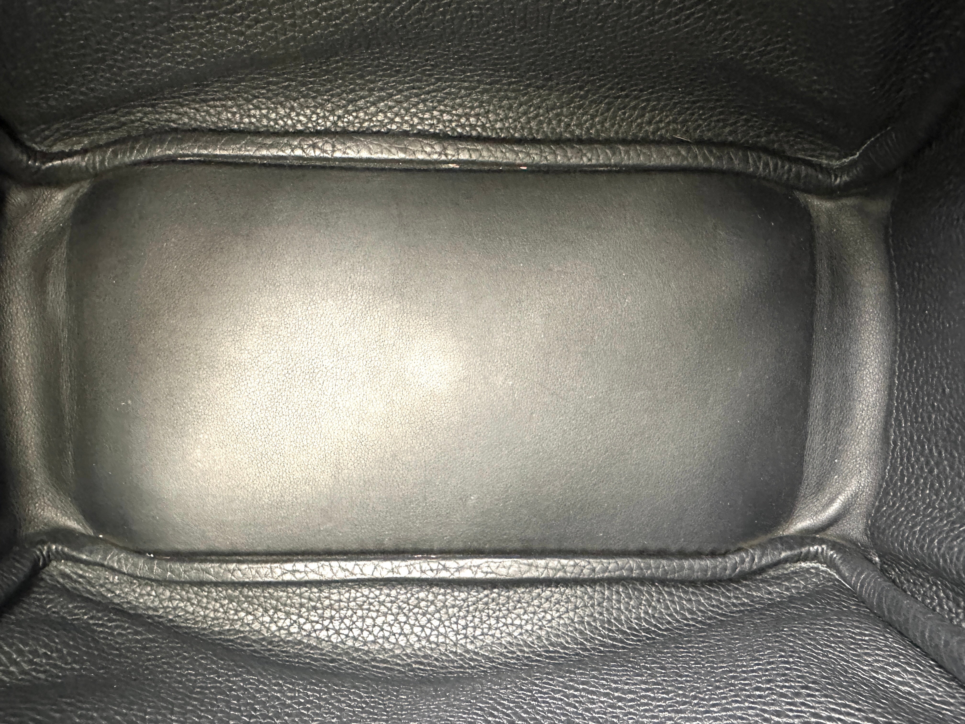 Hermes Lindy26 Black Clemence Leather Handle Bag HR107