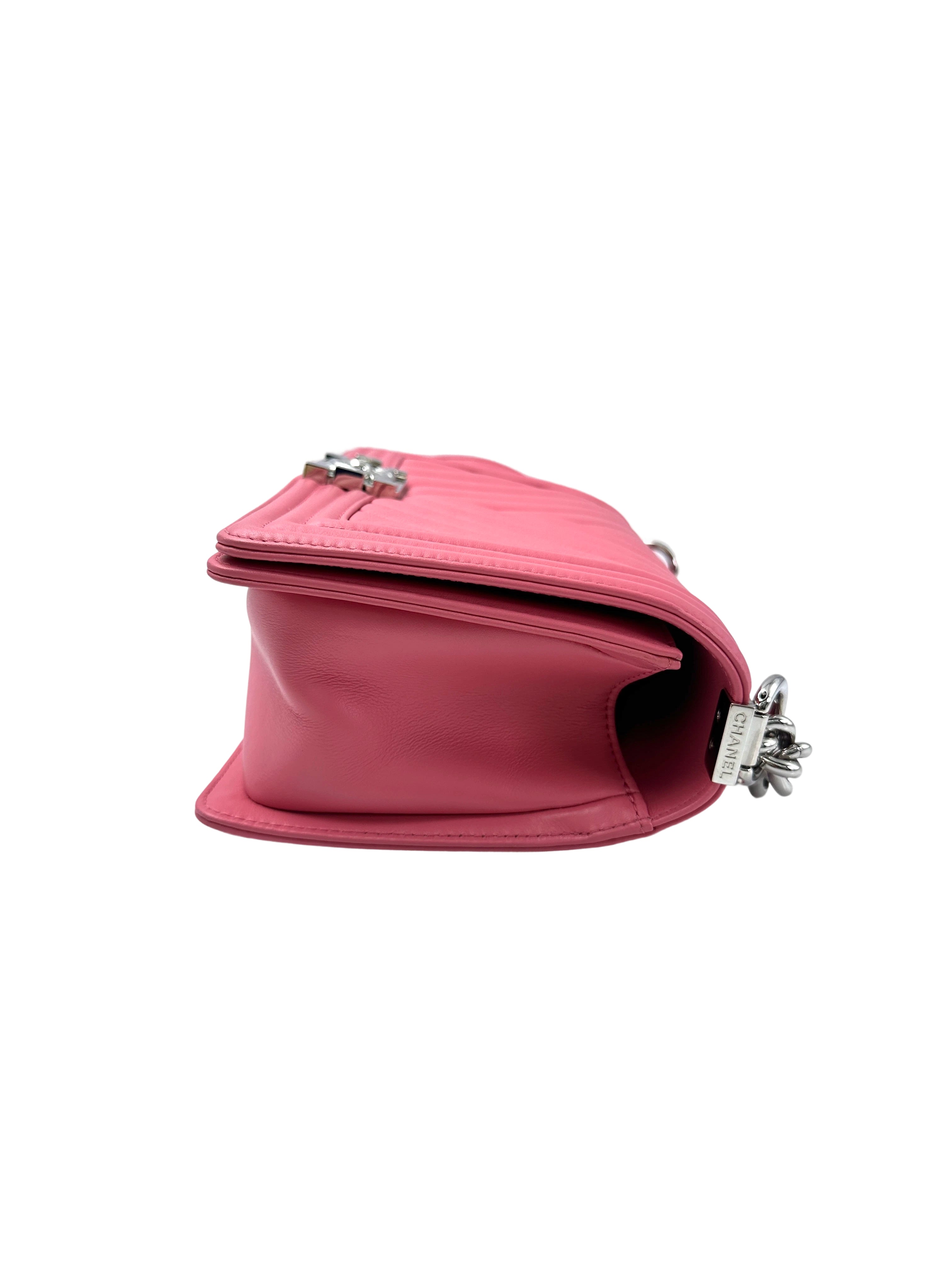 Chanel LeBoy Pink Chevron Quilted Leather Medium Size Flap Bag With Silver Buckle(22***50) CC1932
