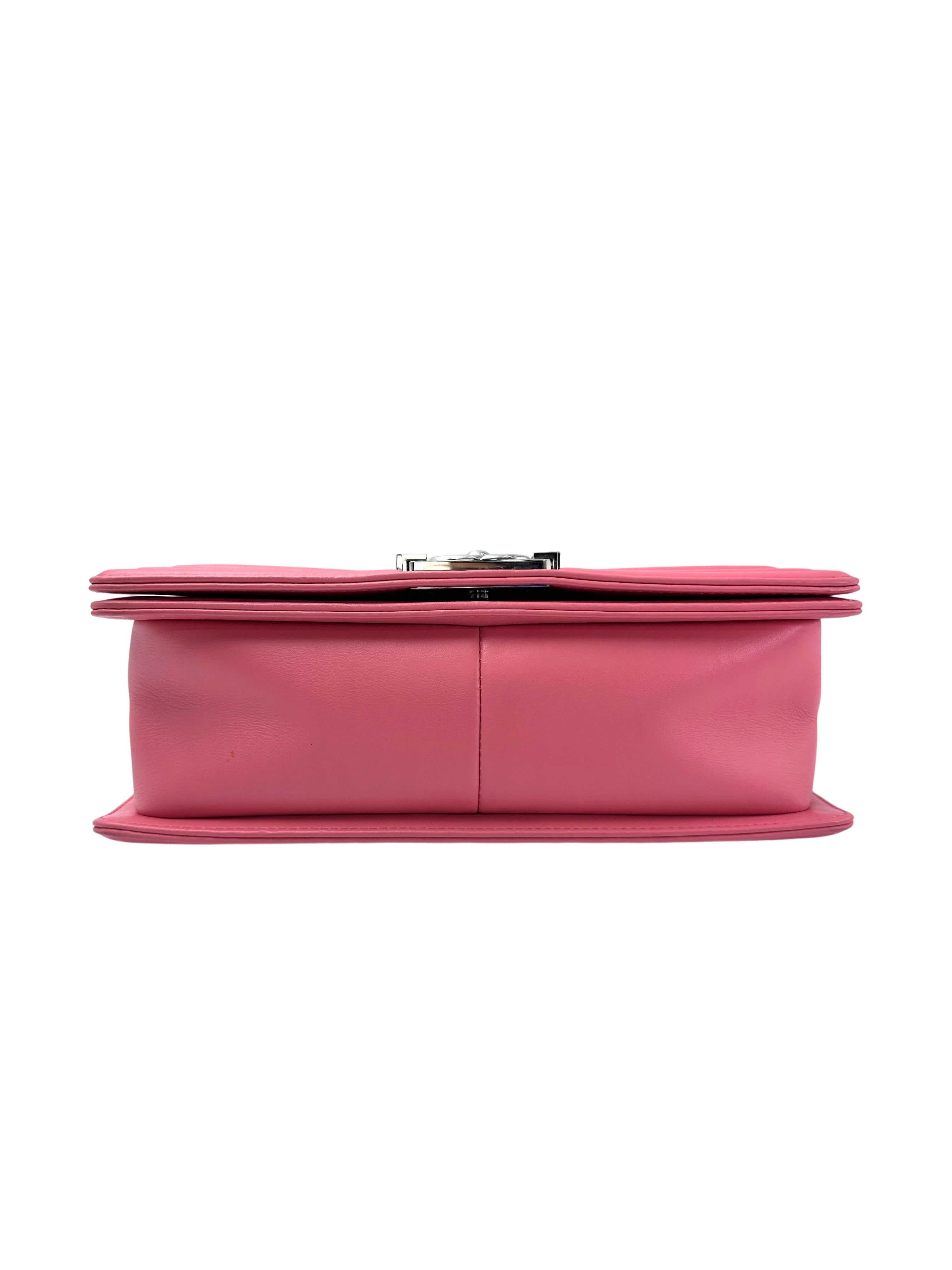 Chanel LeBoy Pink Chevron Quilted Leather Medium Size Flap Bag With Silver Buckle(22***50) CC1932