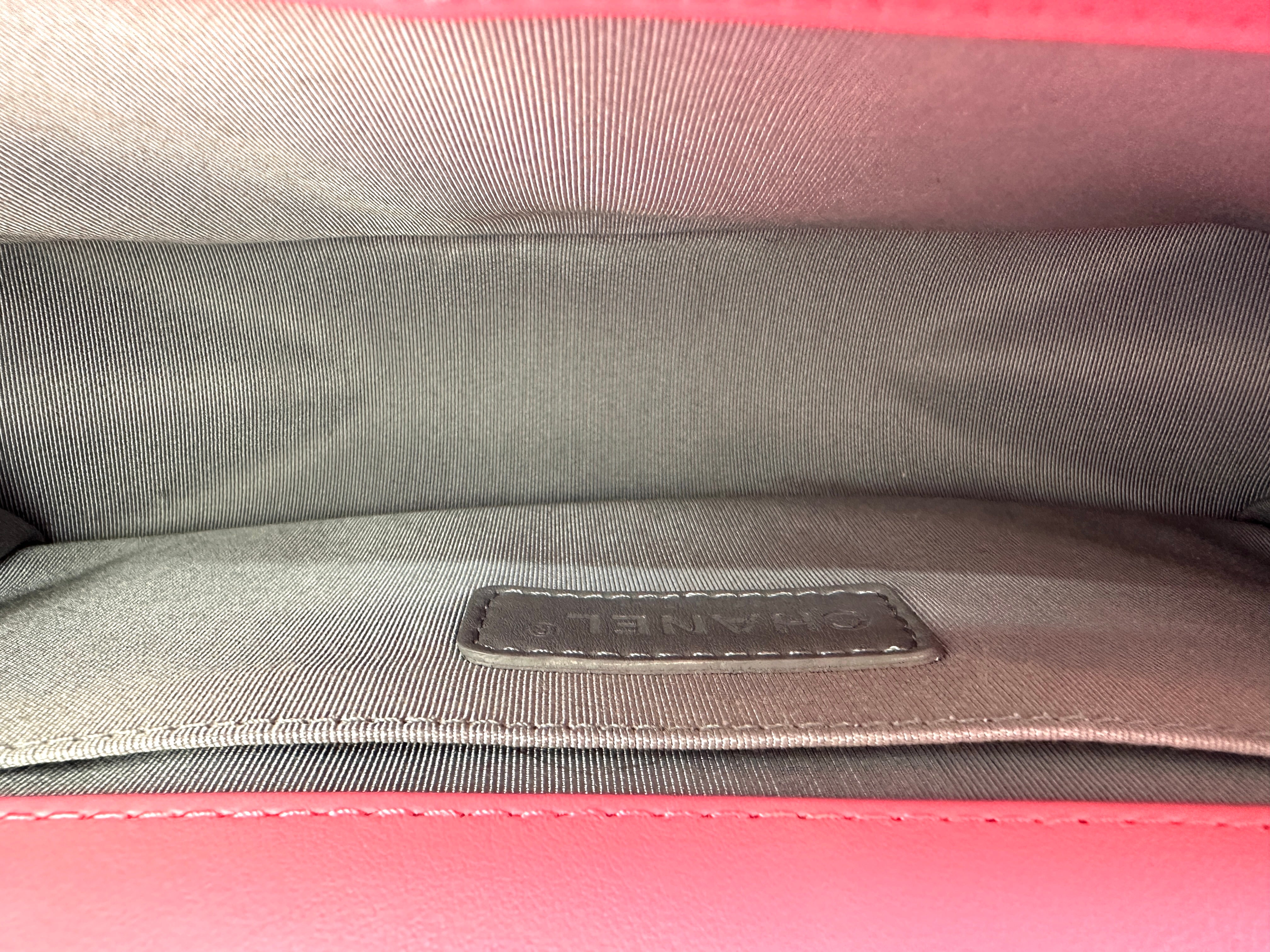 Chanel LeBoy Pink Chevron Quilted Leather Medium Size Flap Bag With Silver Buckle(22***50) CC1932