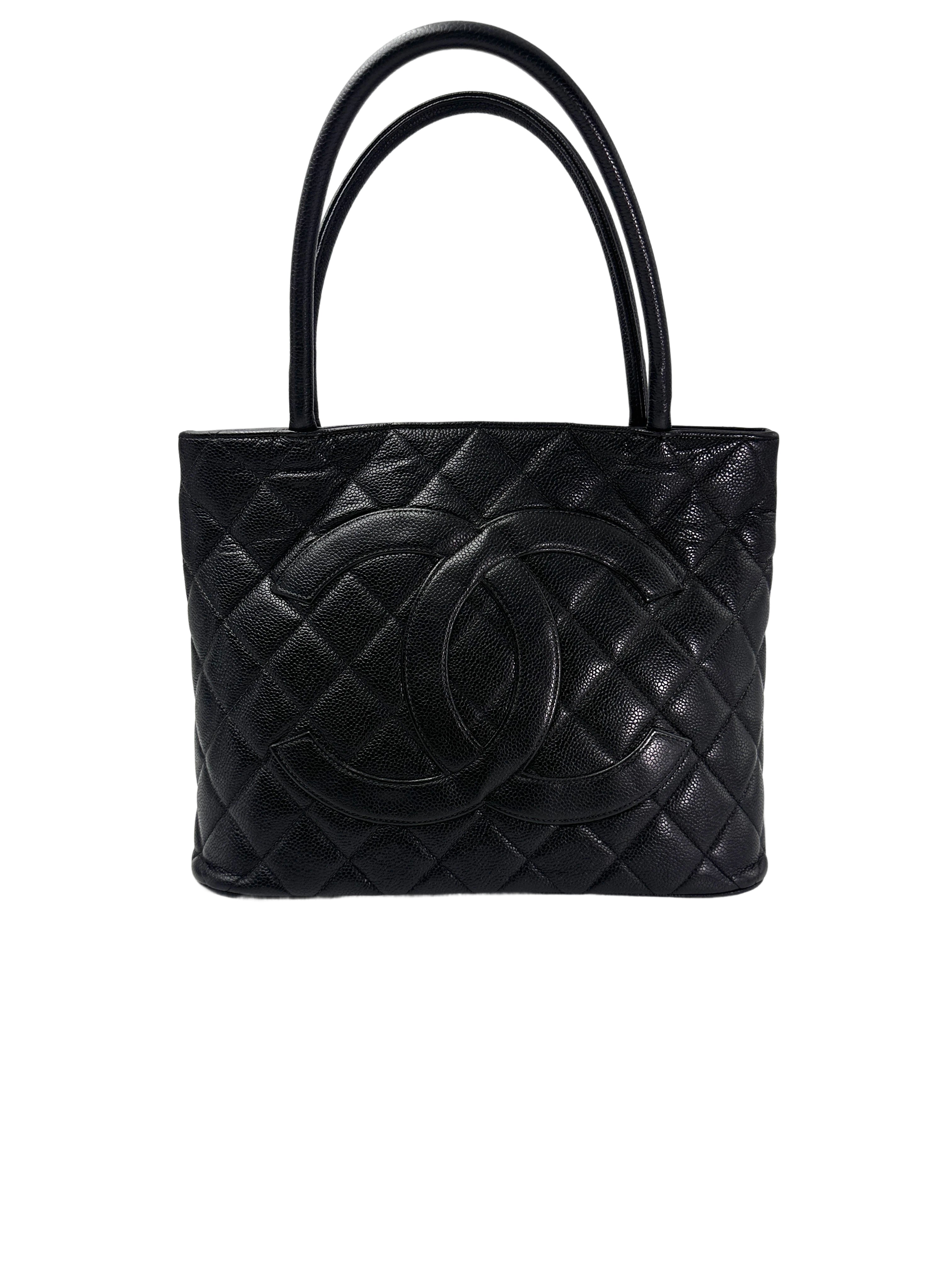 Chanel Medallion Black Quilted Leather Tote Handle Bag(56***95) CC1934