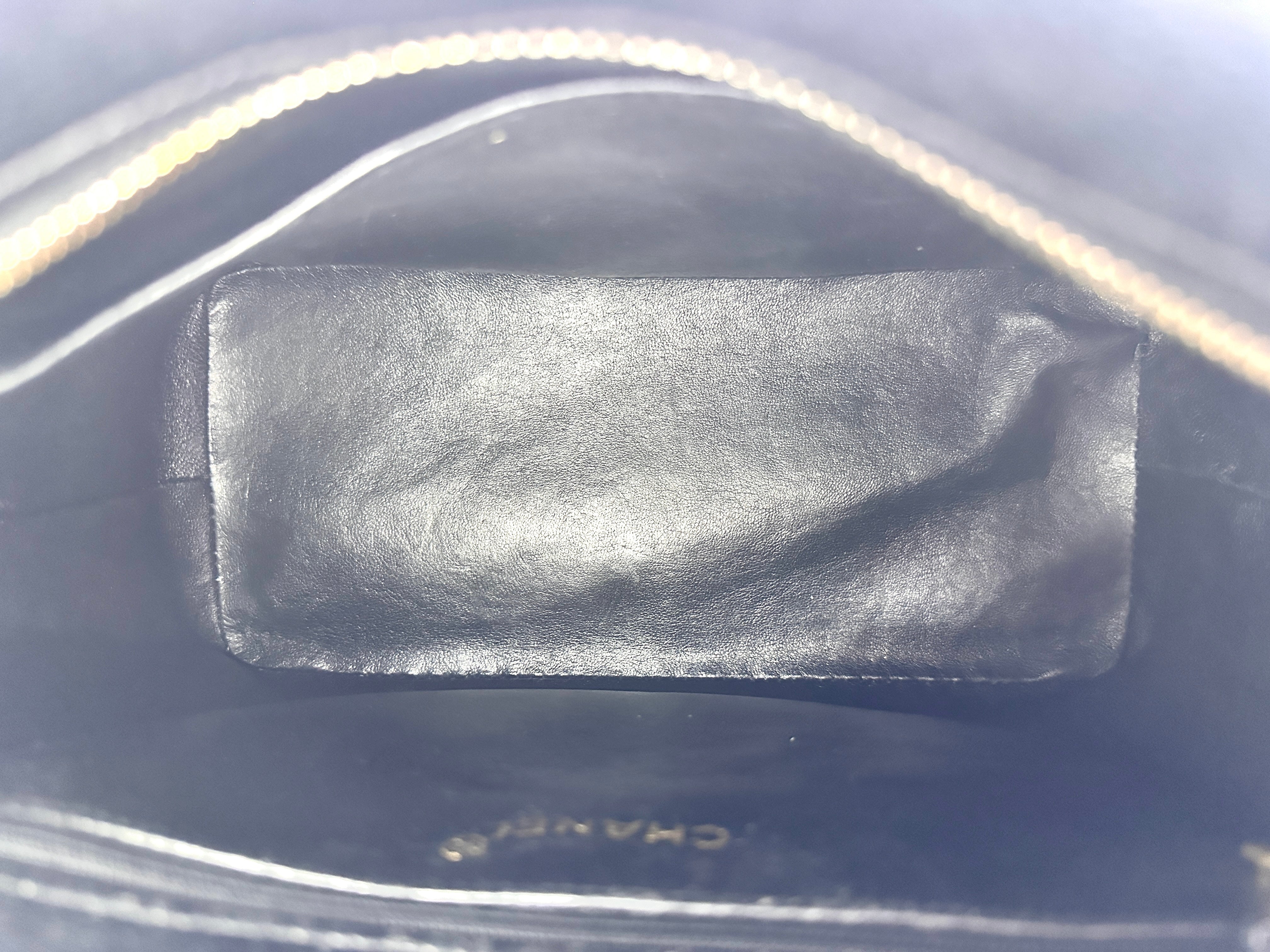 Chanel Medallion Black Quilted Leather Tote Handle Bag(56***95) CC1934