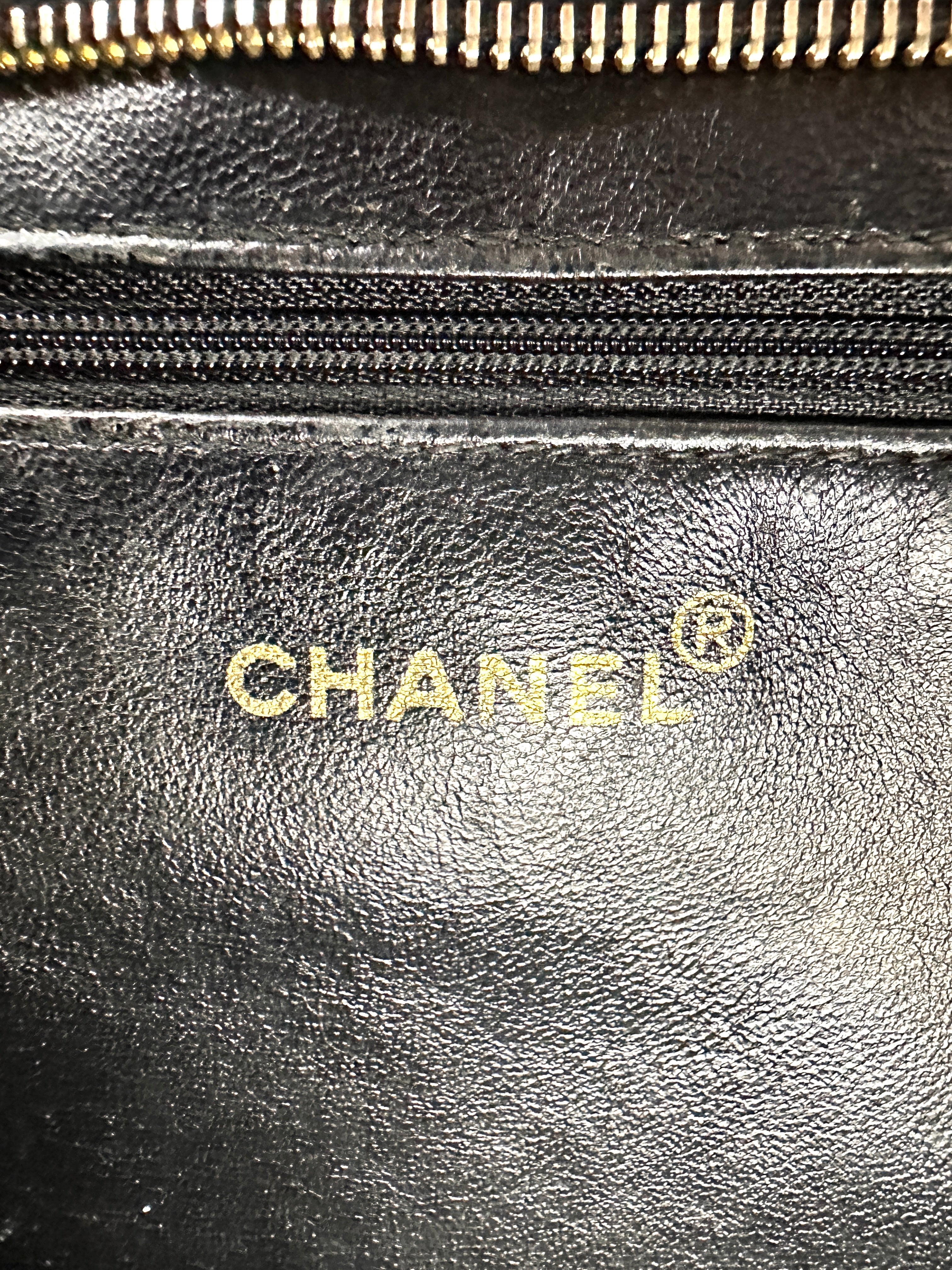 Chanel Medallion Black Quilted Leather Tote Handle Bag(56***95) CC1934