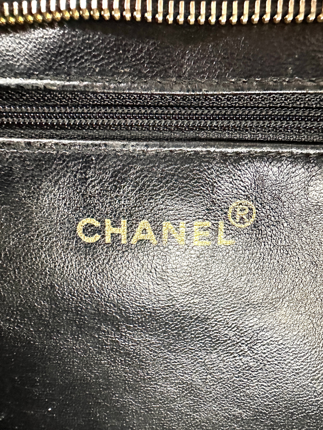 Chanel Medallion Black Quilted Leather Tote Handle Bag(56***95) CC1934