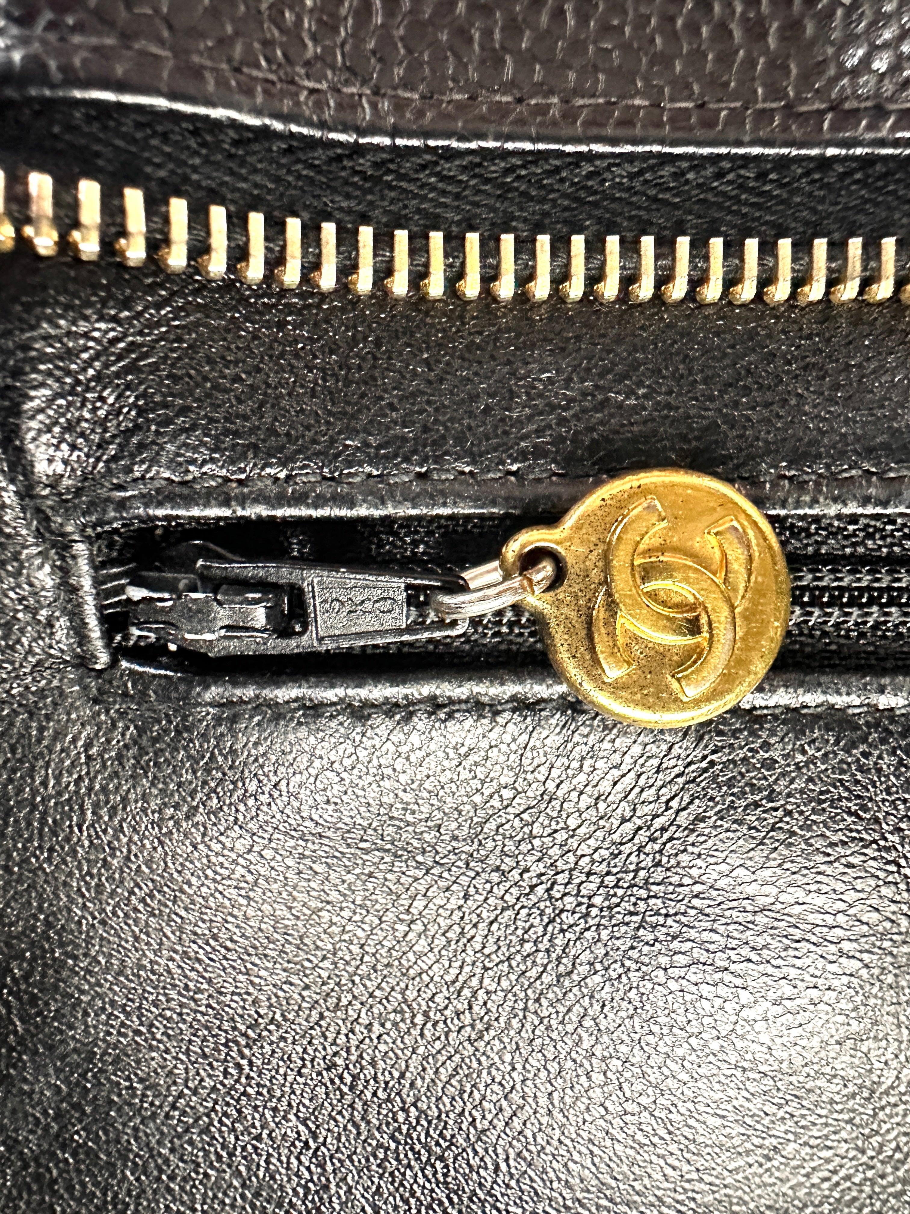Chanel Medallion Black Quilted Leather Tote Handle Bag(56***95) CC1934