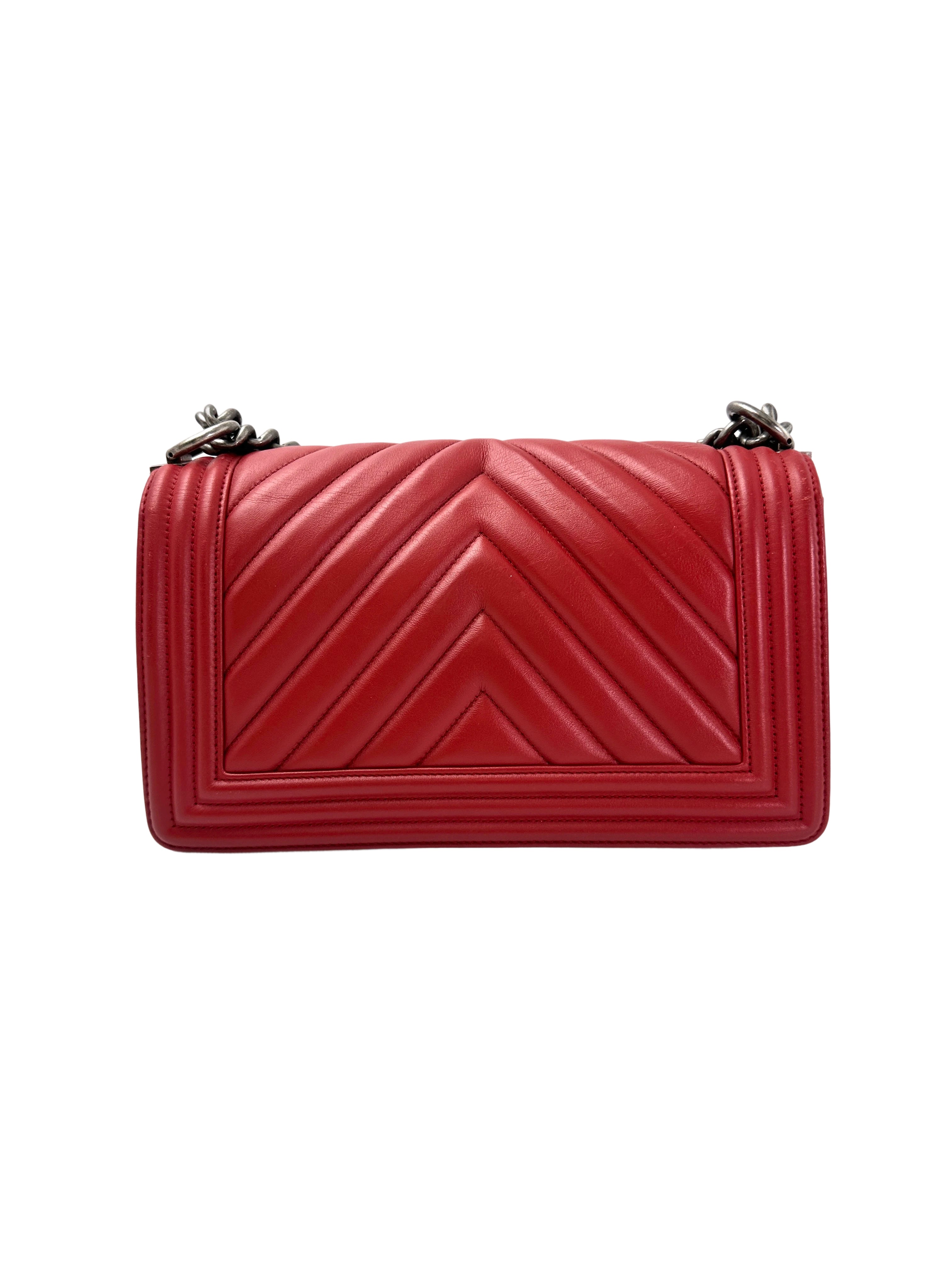 Chanel LeBoy Red Chevron Quilted Leather Medium Size Flap Bag With Silver Buckle(25***15) CC1935