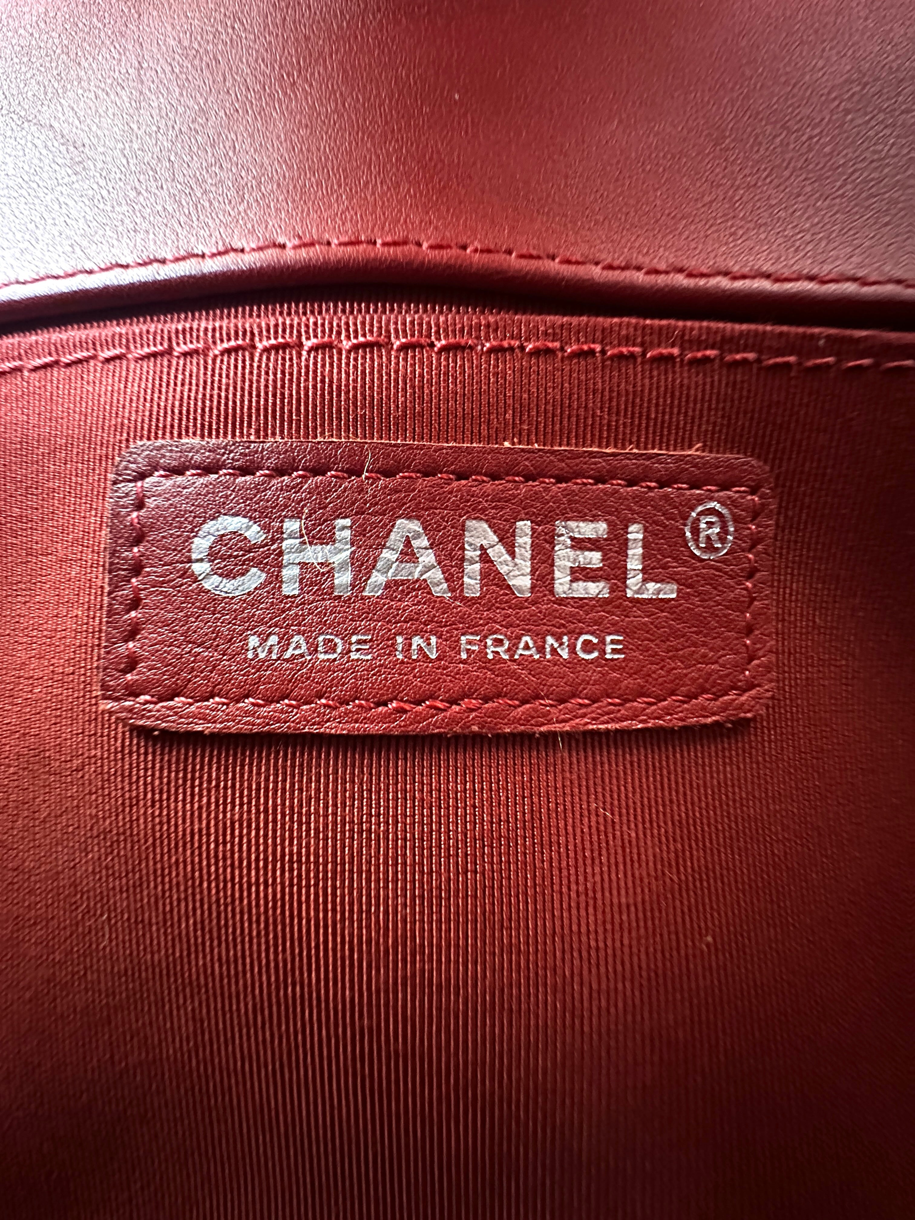 Chanel LeBoy Red Chevron Quilted Leather Medium Size Flap Bag With Silver Buckle(25***15) CC1935