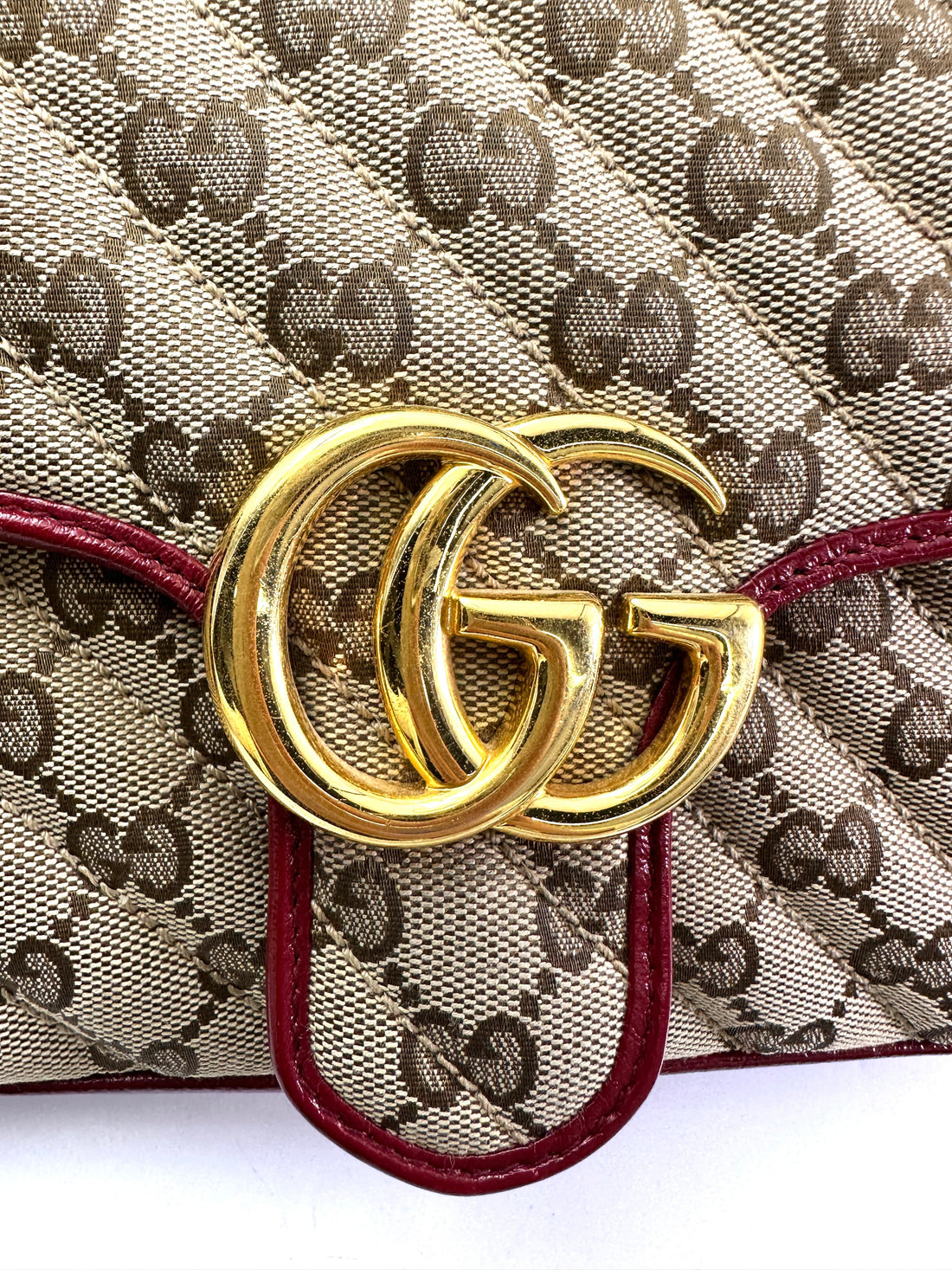 Gucci GG Marmont Beige Canvas Shoulder Bag With Red Trim GG957
