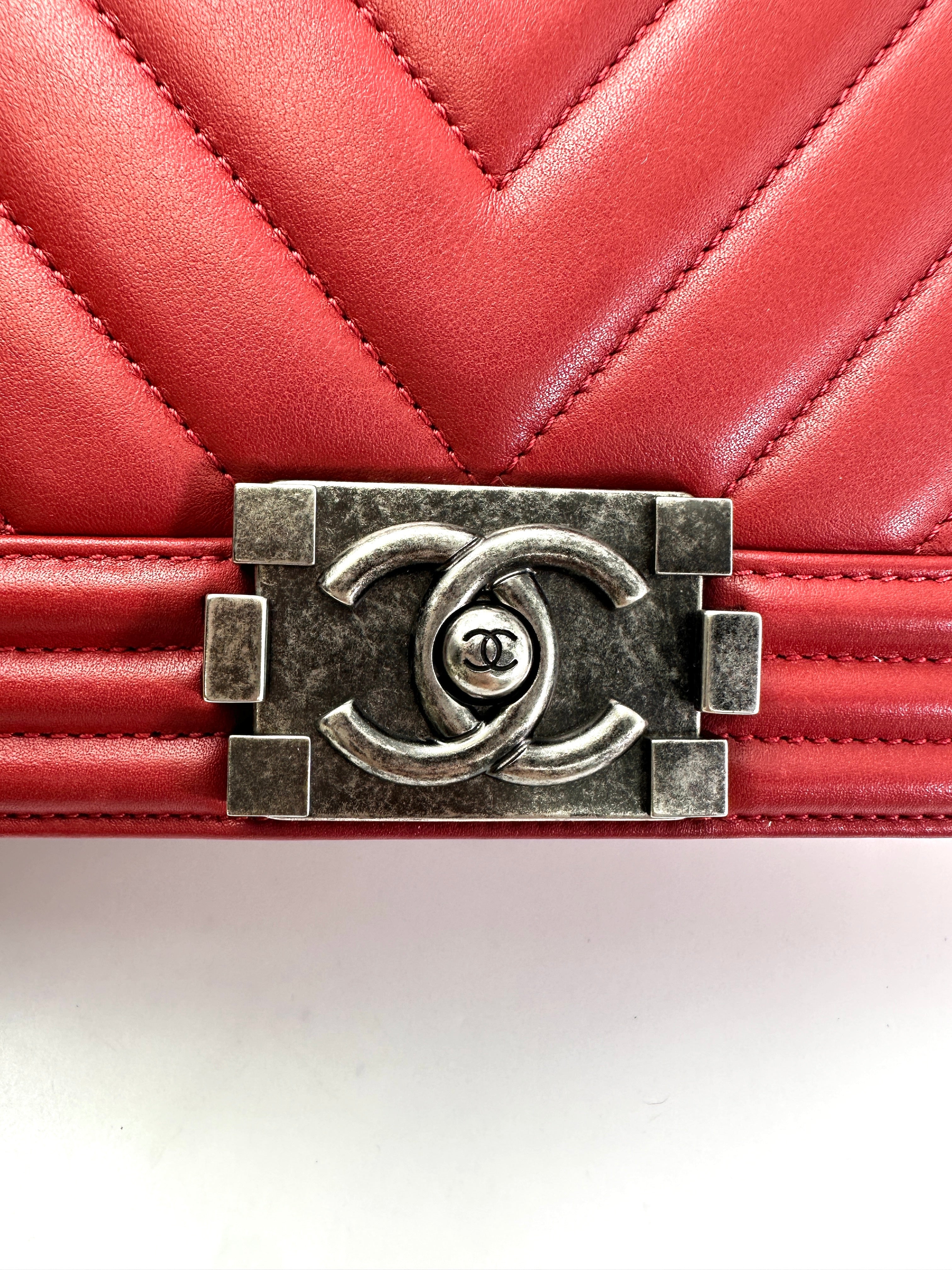 Chanel LeBoy Red Chevron Quilted Leather Flap Bag With Silver Buckle(25***10) CC1937