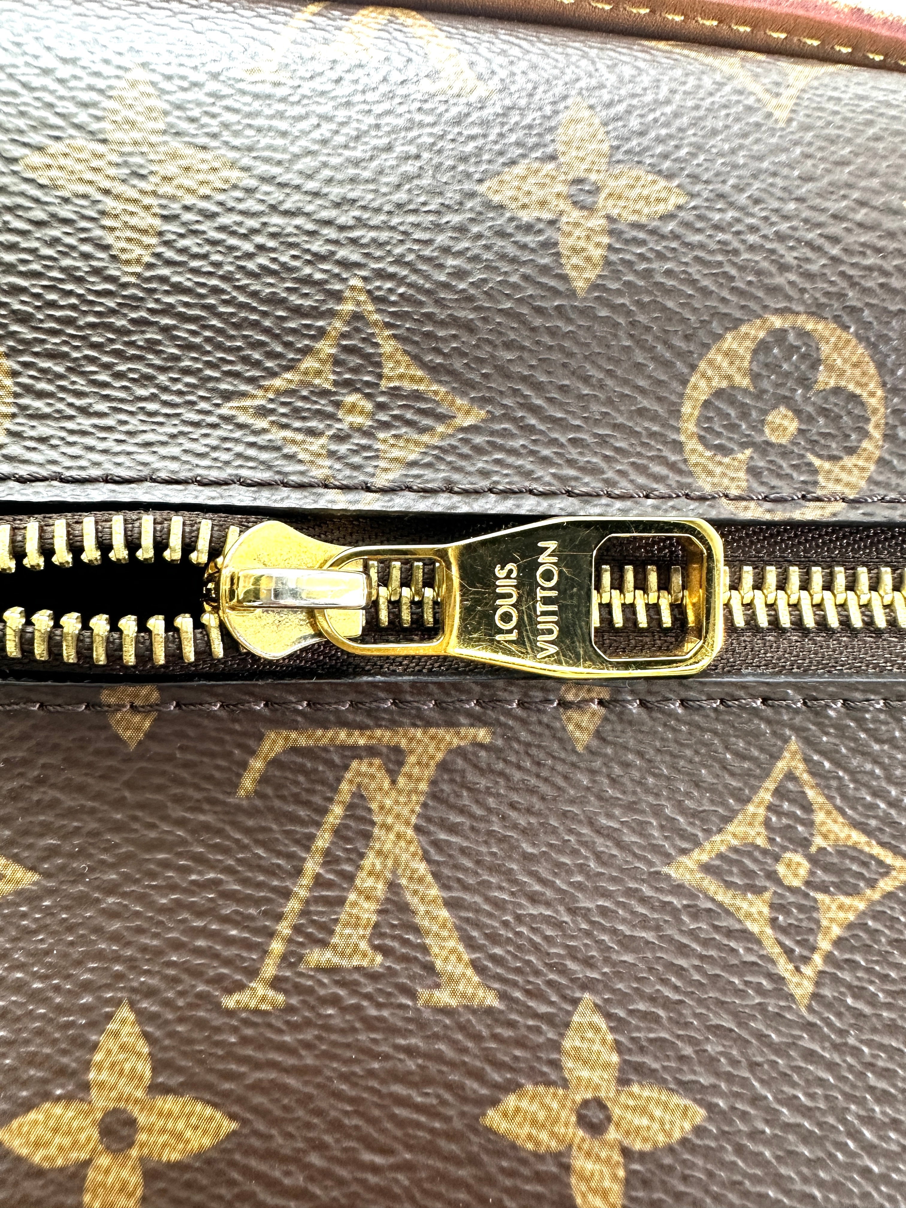 Louis Vuitton Monogram Canvas Pochette Metis LV2703