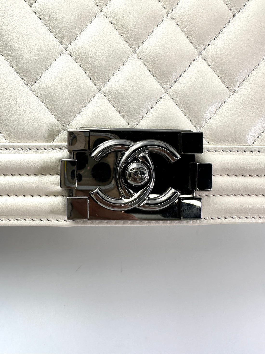 Chanel LeBoy White Quilted Calfskin Medium Size Flap Bag With Silver Buckle(19***99) CC1939