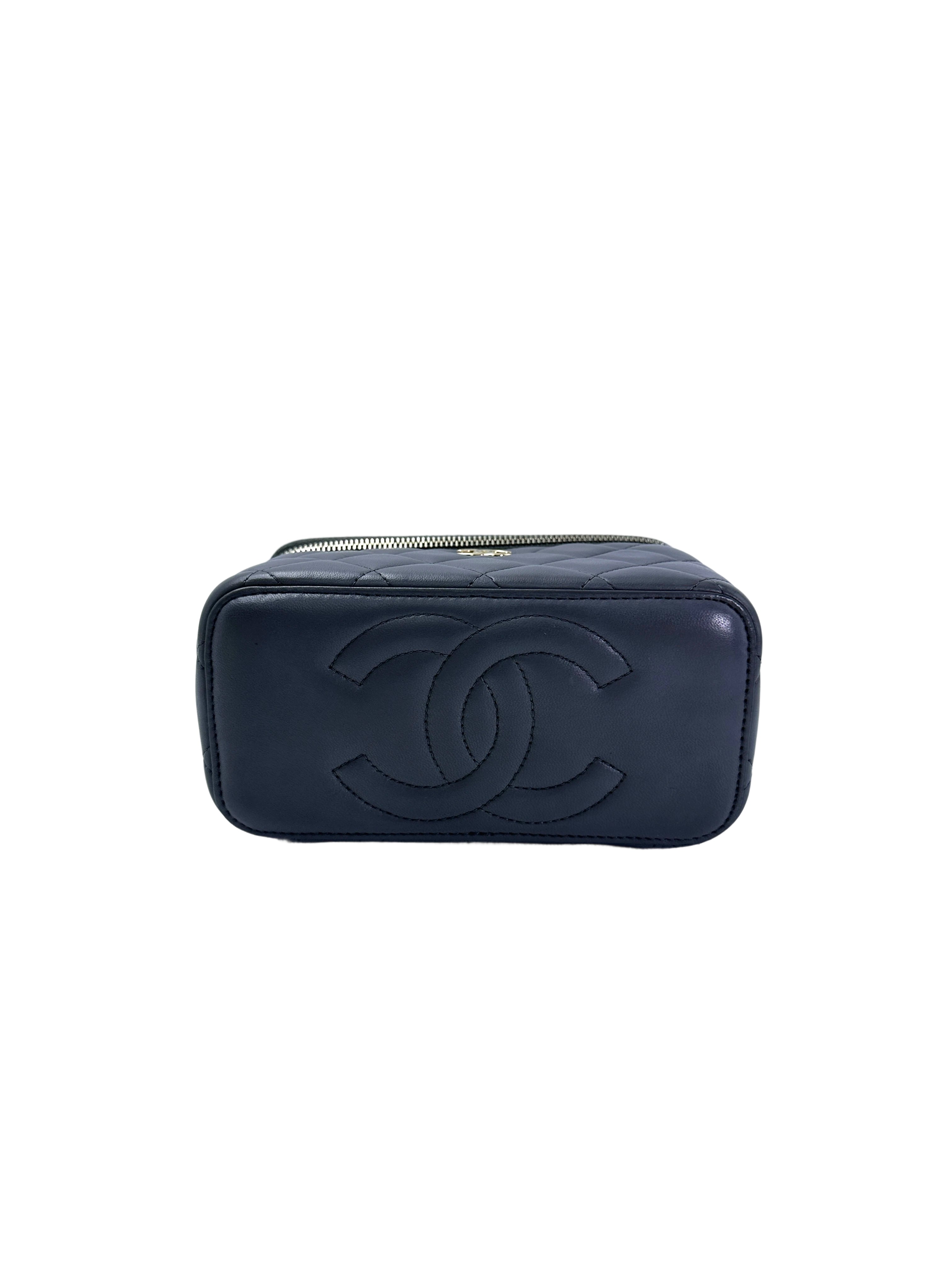 Chanel 22A Grey Quilted Leather Top Handle Vanity Case(PU***TK) CC1943