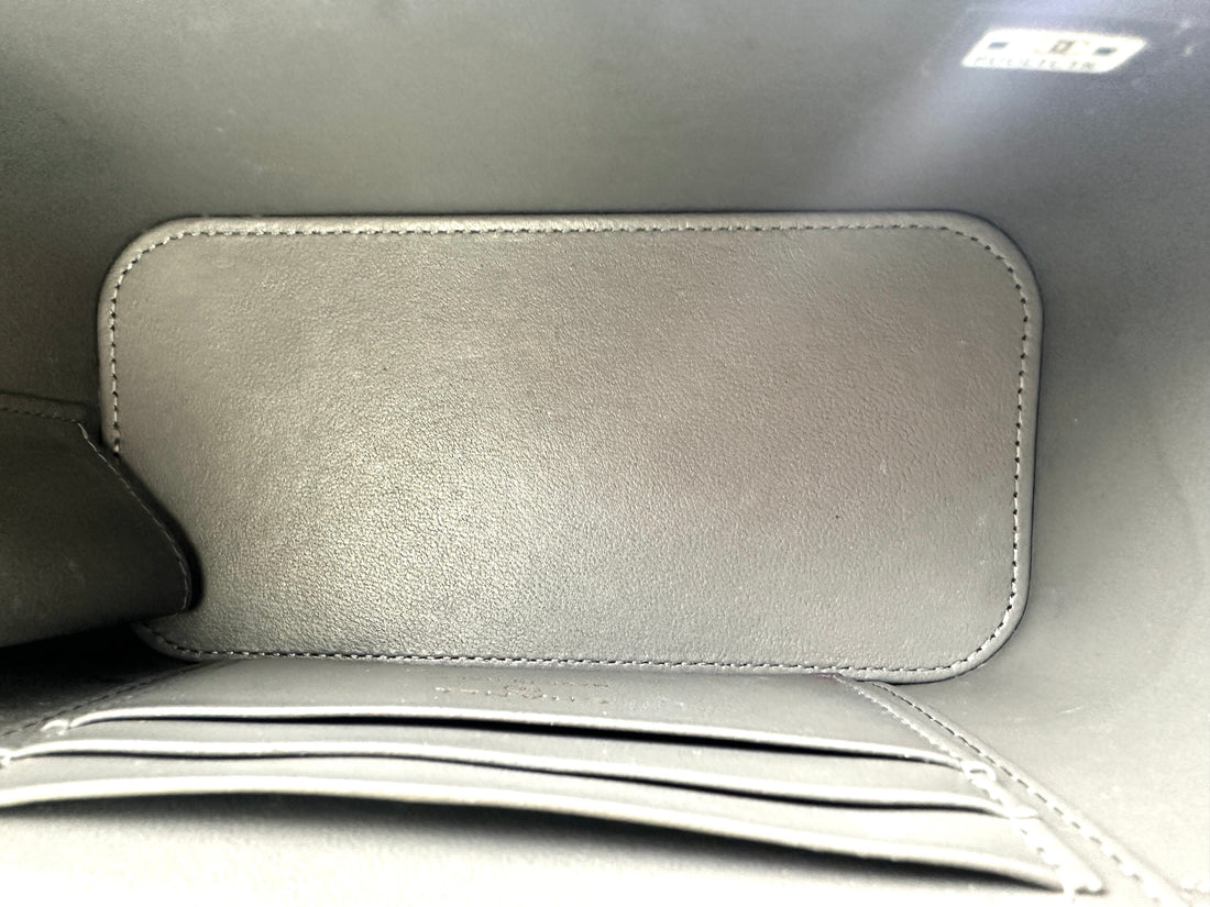 Chanel 22A Grey Quilted Leather Top Handle Vanity Case(PU***TK) CC1943
