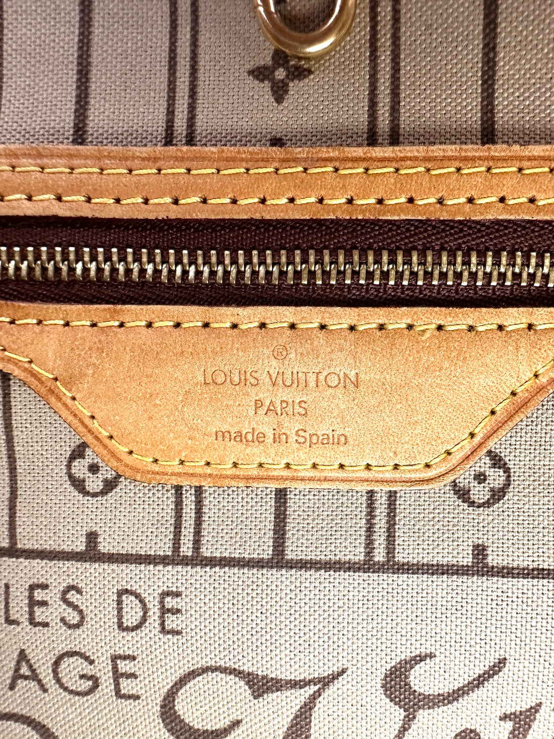Louis Vuitton Neverfull Monogram Canvas Shoulder Bag LV2708