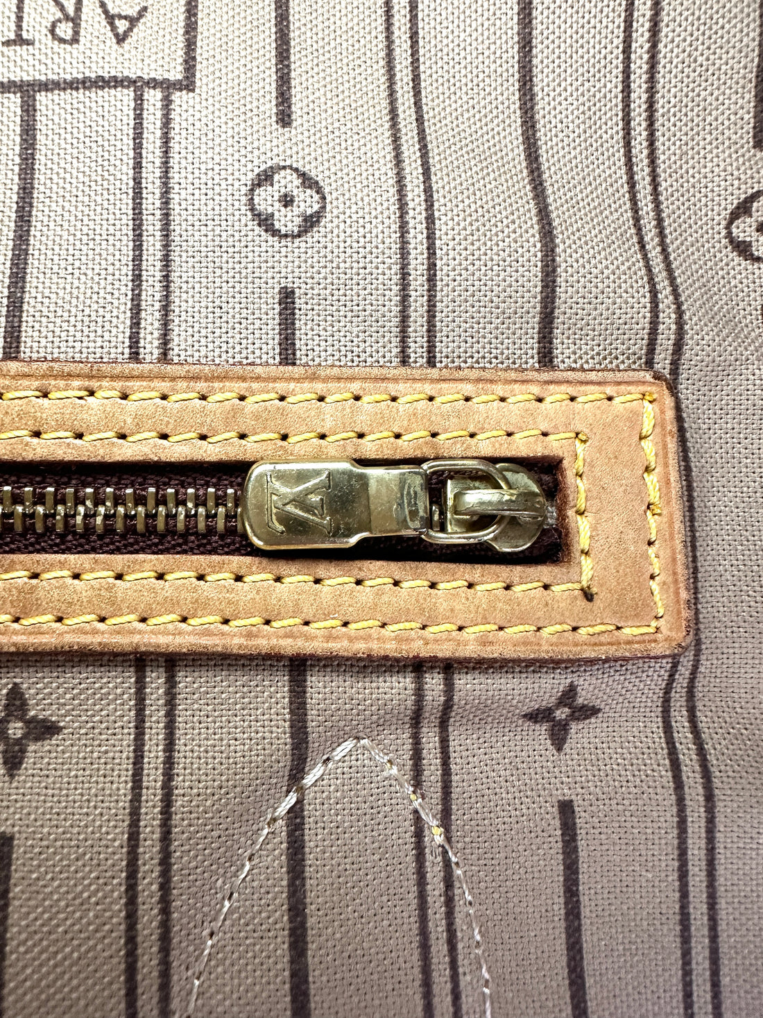 Louis Vuitton Neverfull GM Monogram Canvas Handle Bag LV2709