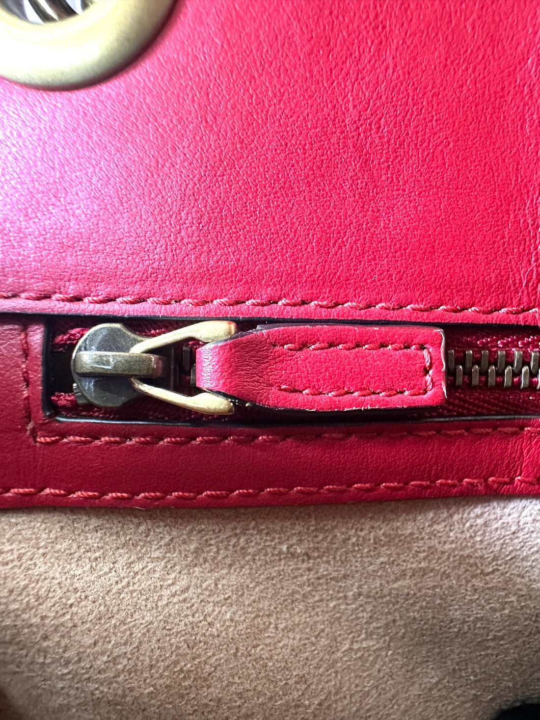 Gucci GG Marmont Red Matelasse Leather Shoulder Bag GG959
