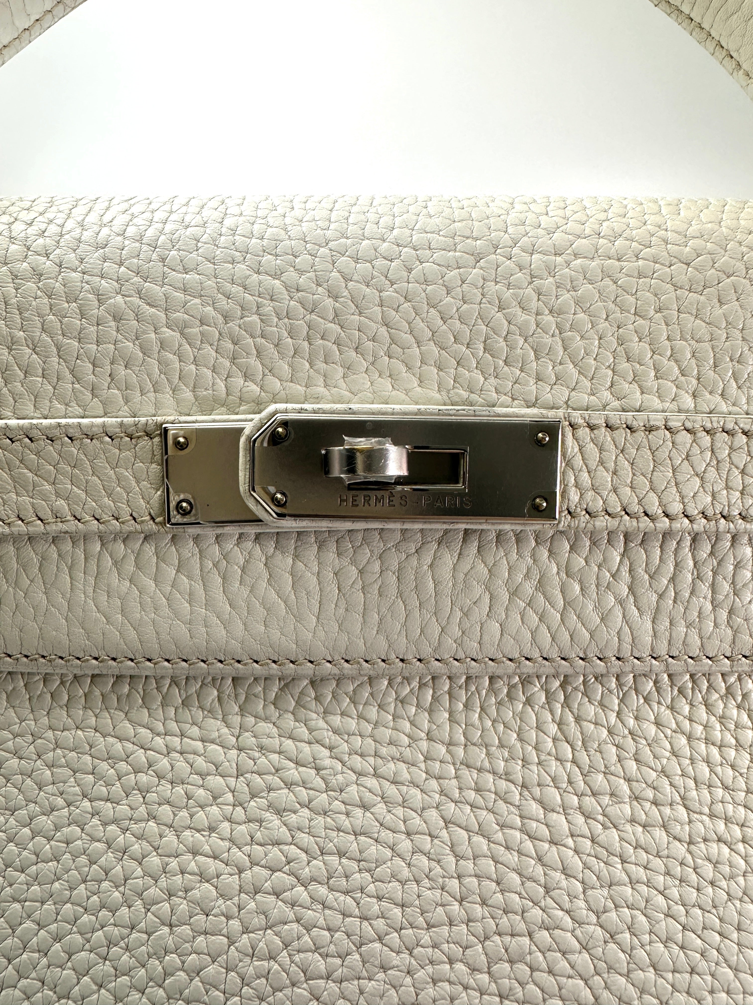 Hermes Kelly White Leather Handle Bag With Silver Buckle HR108