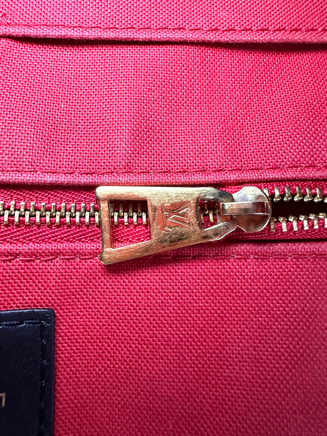 Louis Vuitton Onthego GM Monogram Canvas Handle Bag LV2718
