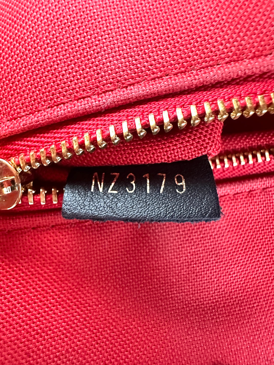 Louis Vuitton Onthego GM Monogram Canvas Handle Bag LV2718