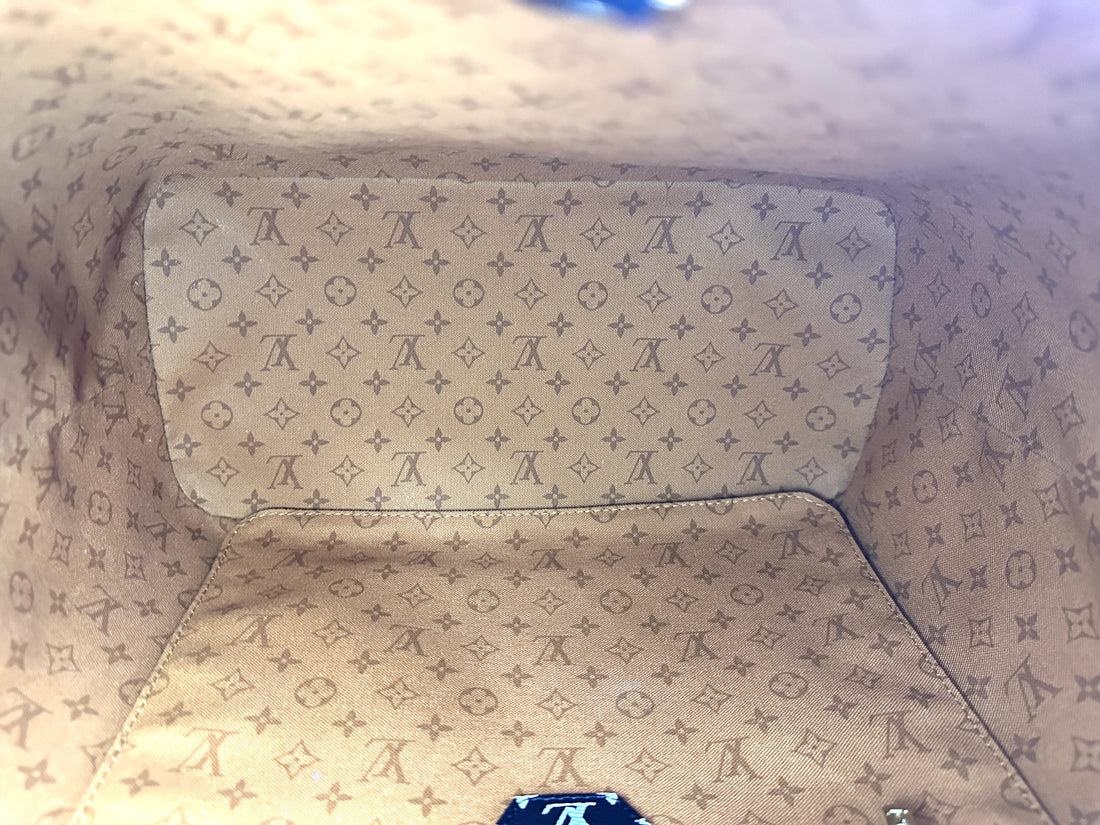 Louis Vuitton Neverfull MM Crafty Caramel/White Gaint Monogram Canvas Tote Bag LV2715